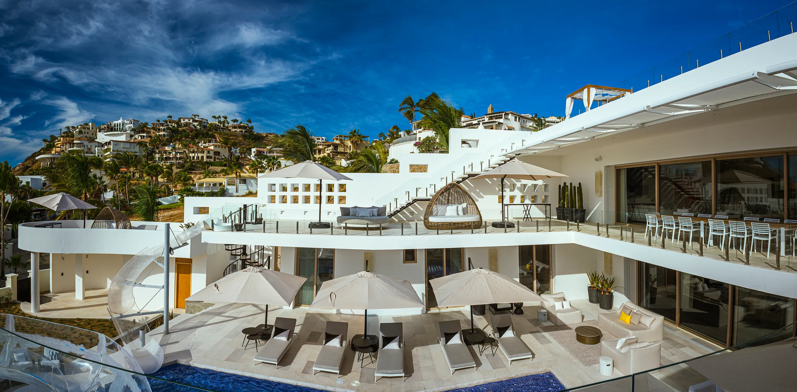 Modern Contemporary UltraLuxe Villa with Pool and Ocean Views — photograph 9