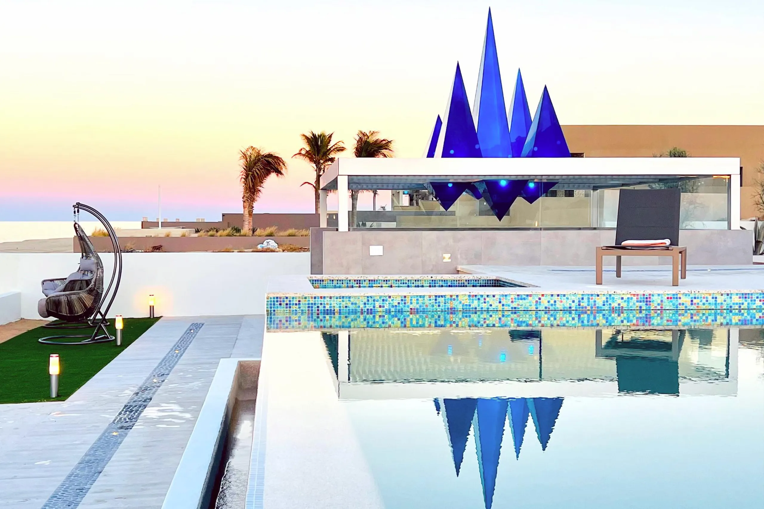 Lighthouse Point Modern Contemporary Estate with Infinity Pool — photograph 4