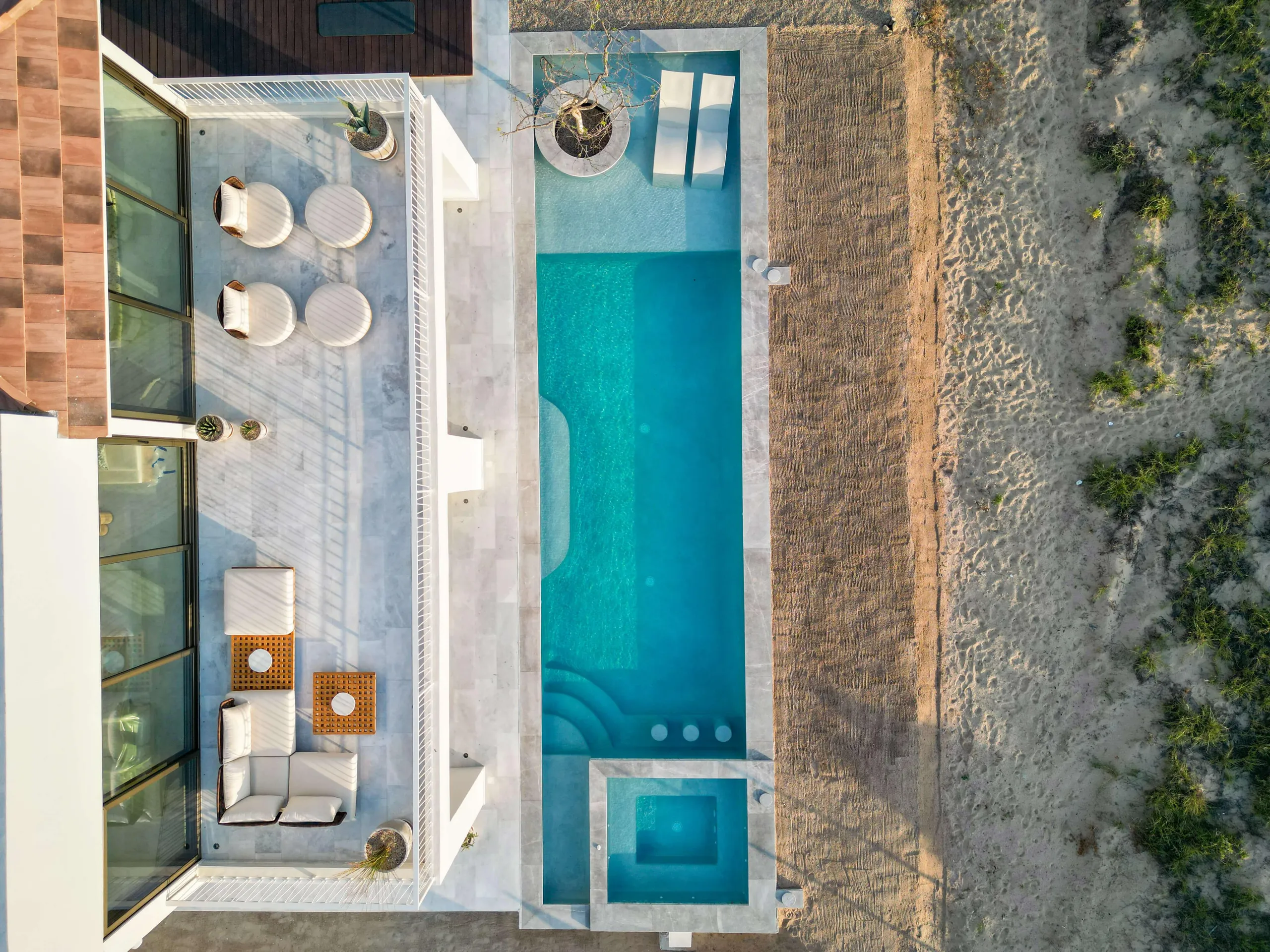 Regal Oceanfront Villa with Private Pool and Pacific Ocean Views — photograph 5