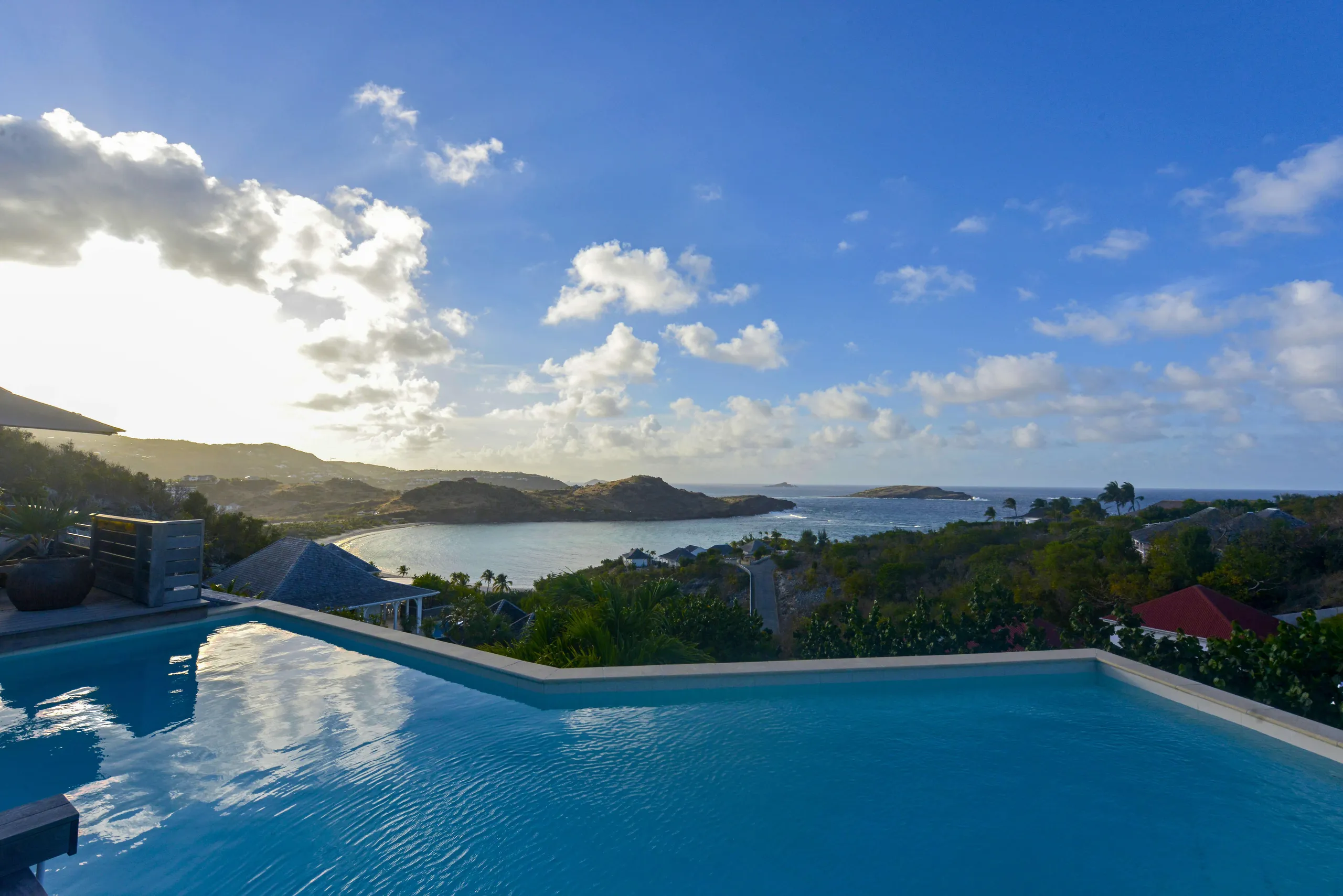Charming Classic Luxe Villa with Private Pool and Stunning Ocean Views — photograph 12