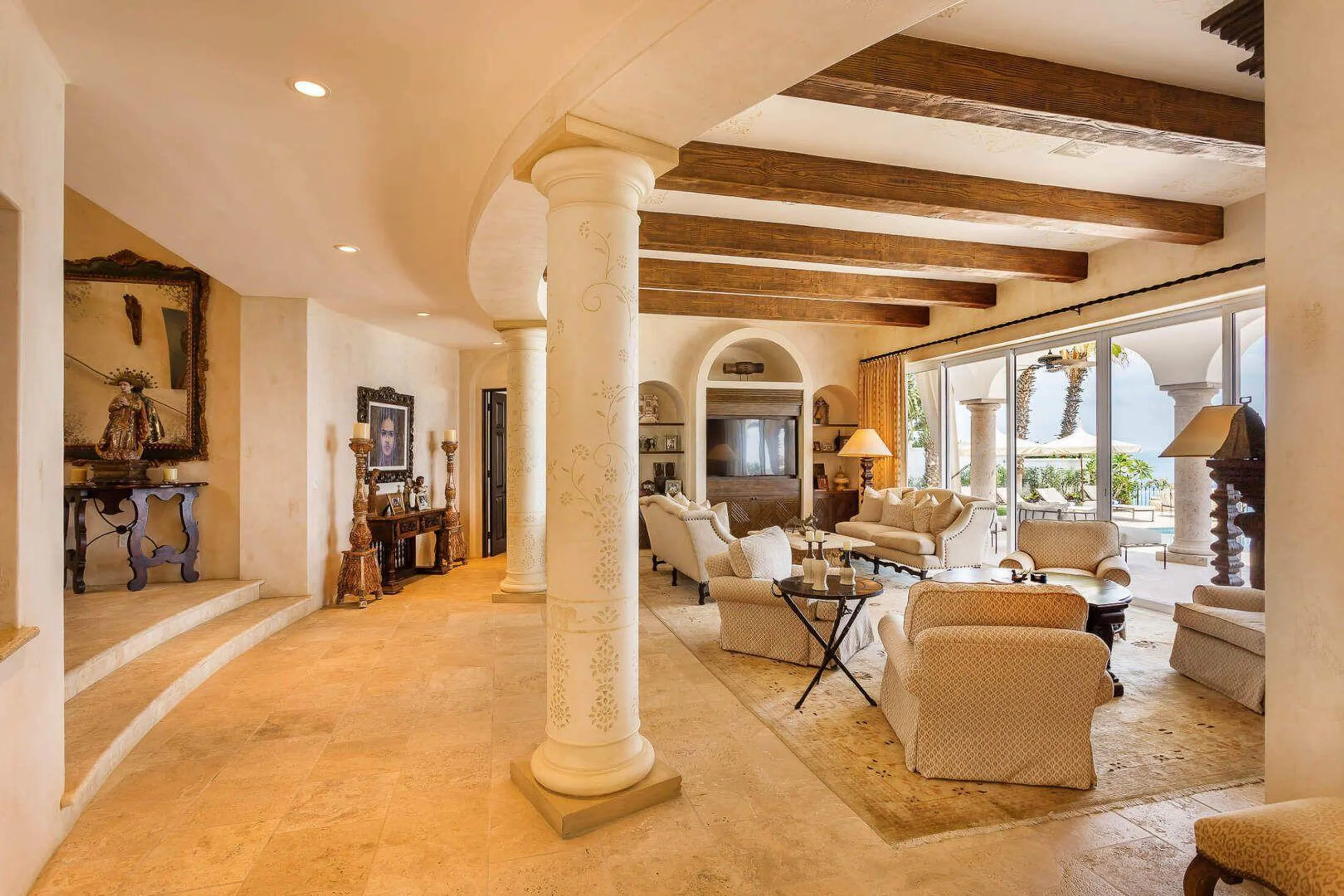 Gorgeous Villas Del Mar Luxury Estate with Private Pool and Ocean Views — photograph 10