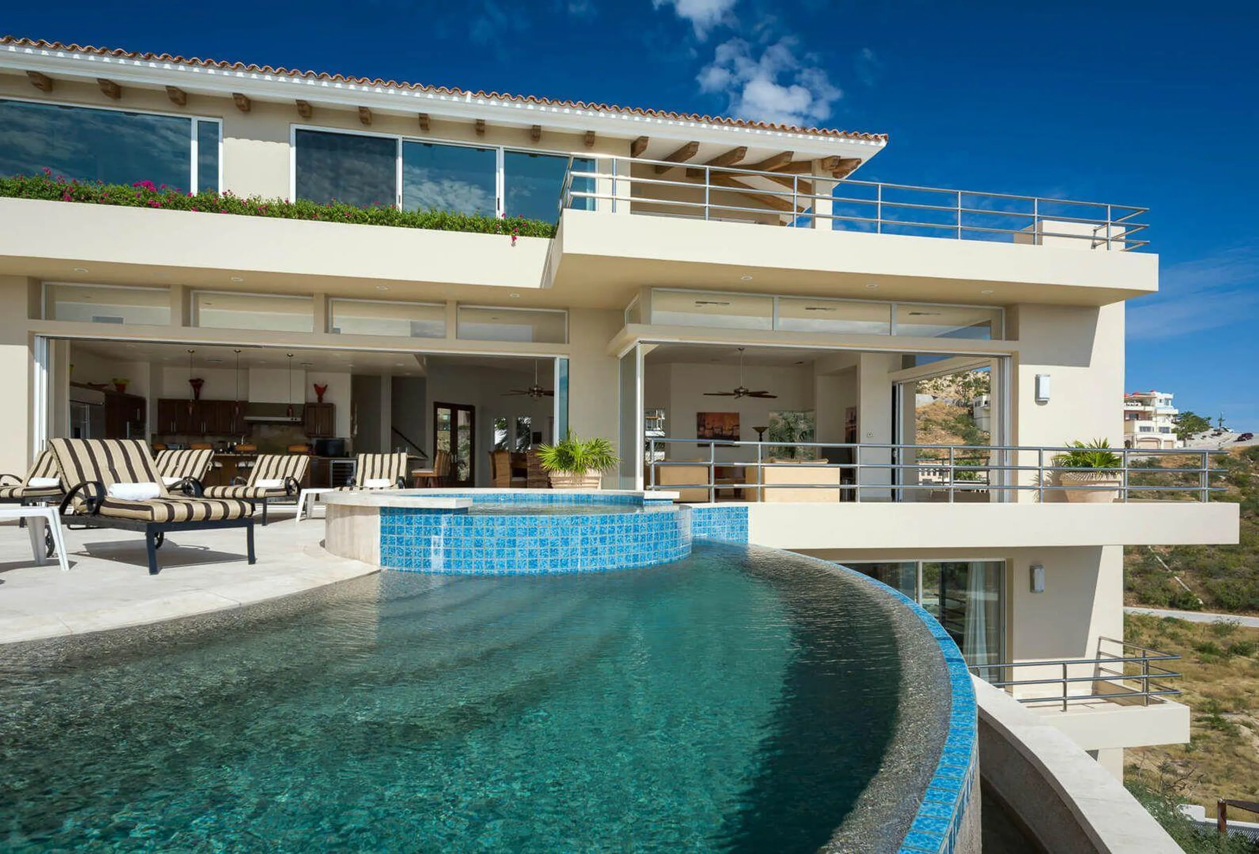 Infinity Pool Estate Overlooking the Sea of Cortez — photograph 4