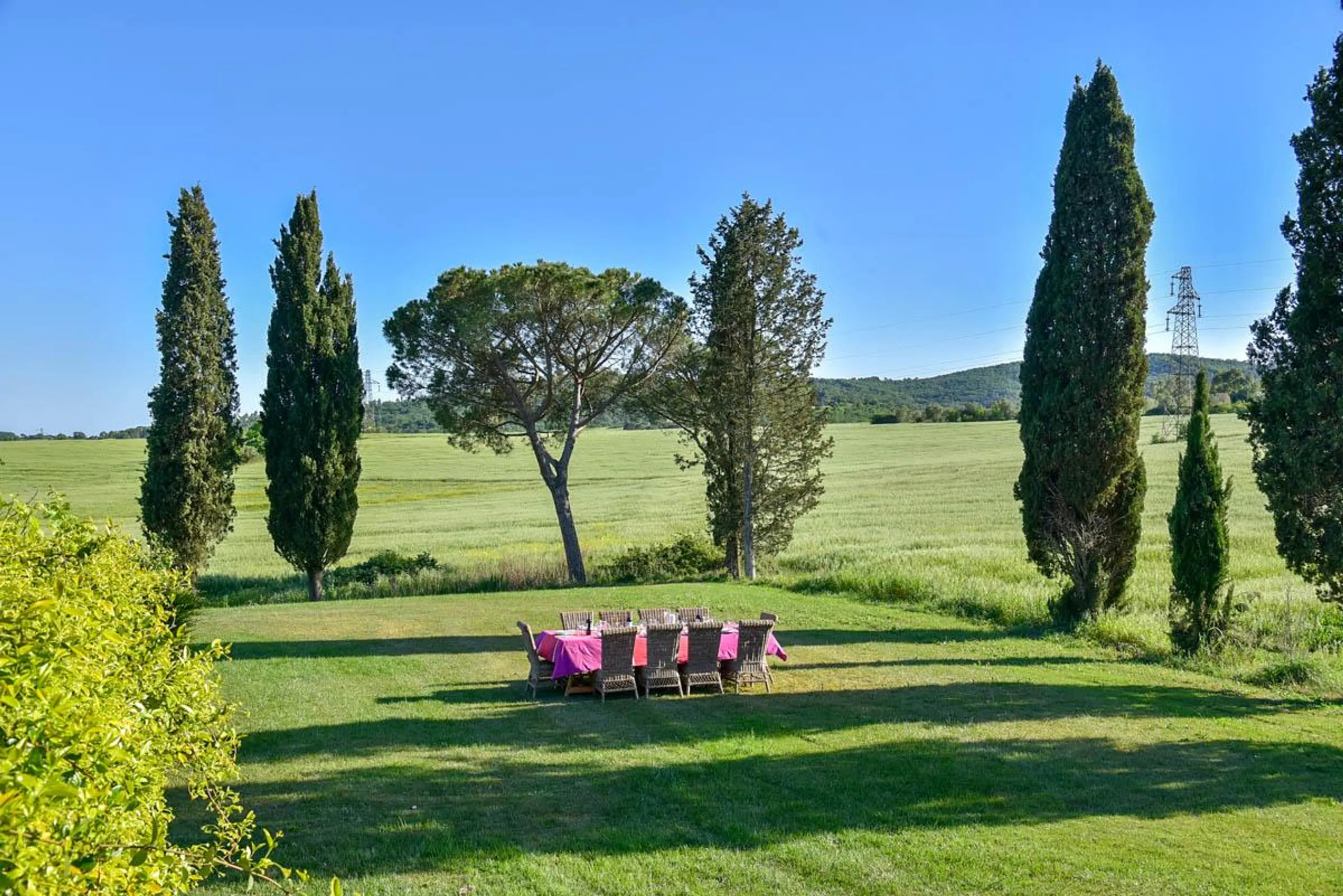 Idyllic 9-Bedroom Tuscan Villa with Private Pool, Stunning Grounds, and Hotel-Grade Services — photograph 5