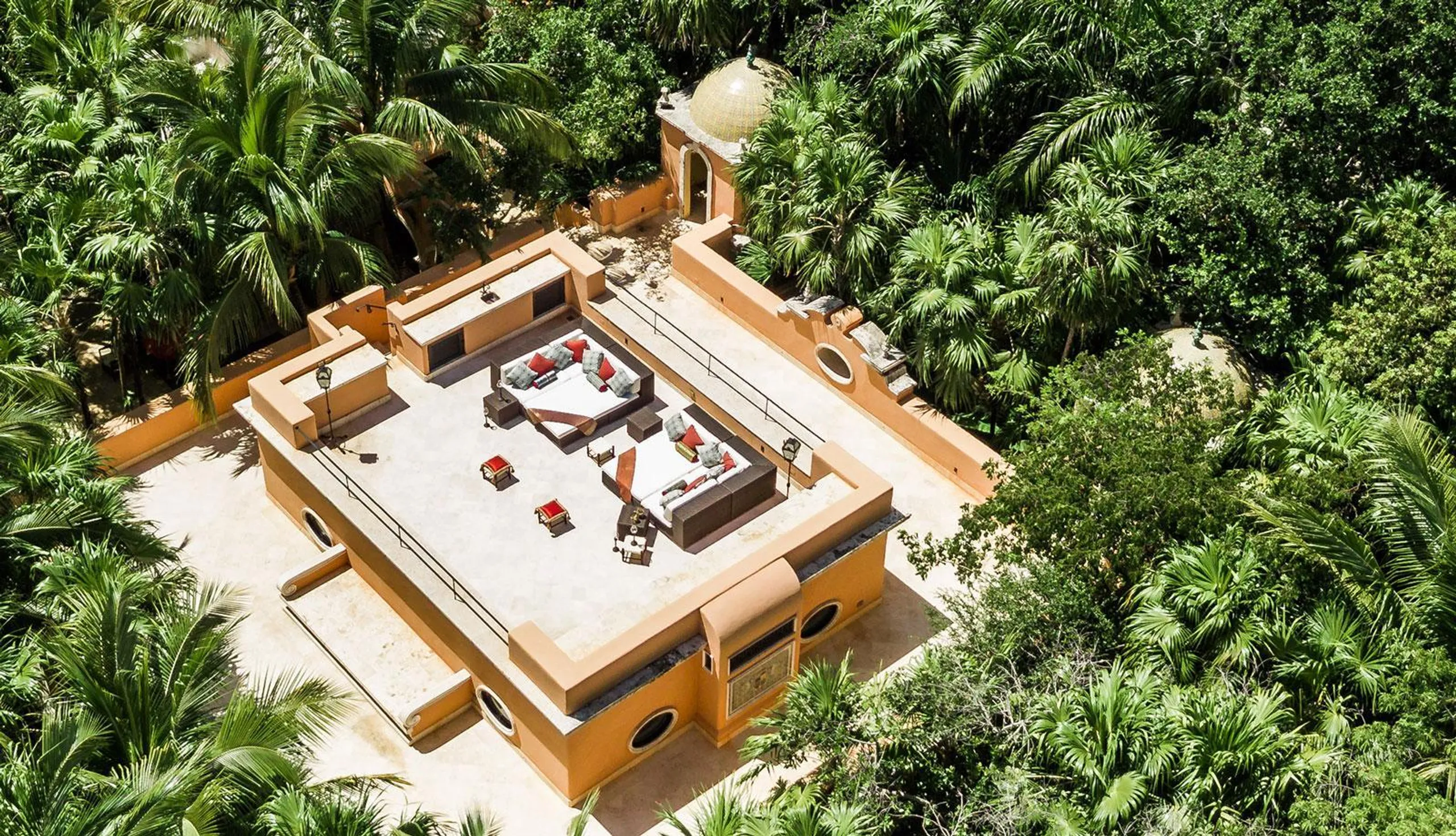Tulum Grand Enchanting Estate with Private Pool and for Unforgettable Lush Grounds — photograph 5