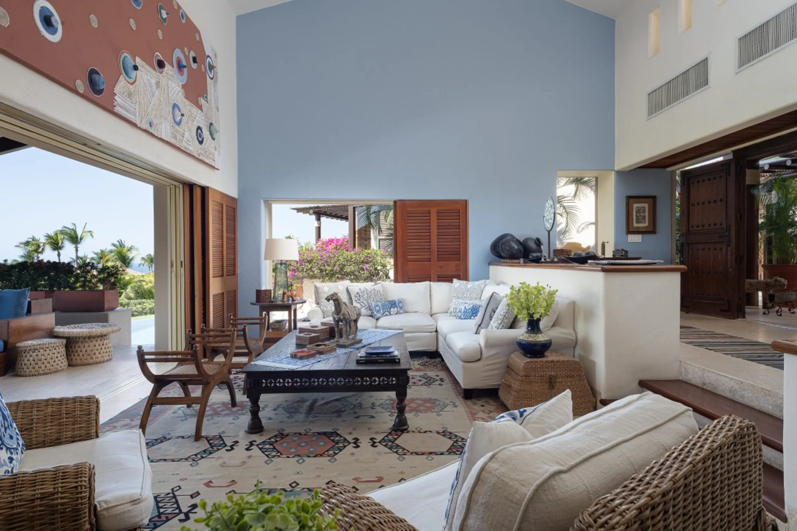 Oceanfront 4-Bedroom Villa with Private Pool and Resort Access — photograph 5