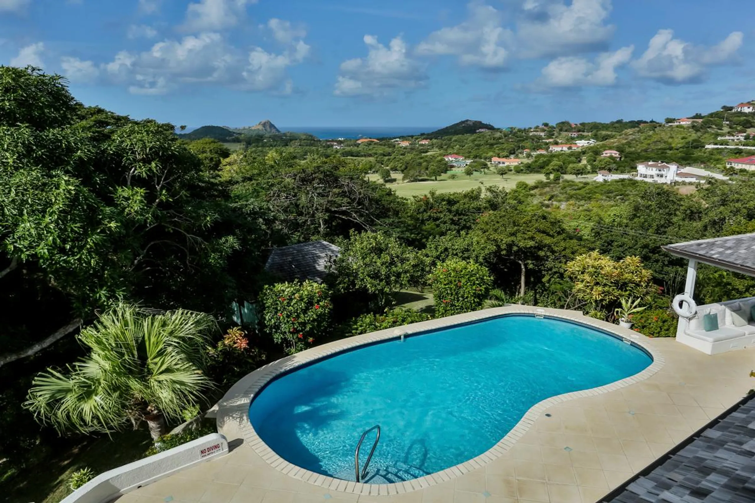 Ornate 7BR Villa with Pool and Views of the Atlantic and Caribbean Seas — photograph 2
