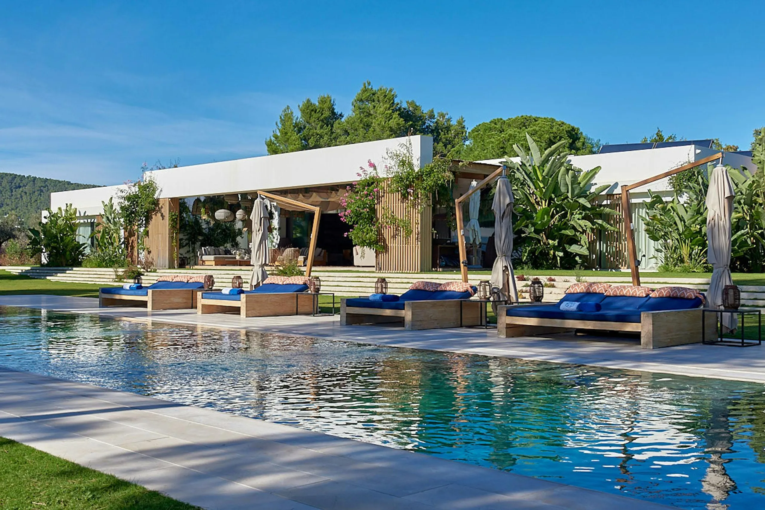 Palatial Paradise Estate in Ibiza with Private Pool and Gazebo — photograph 6