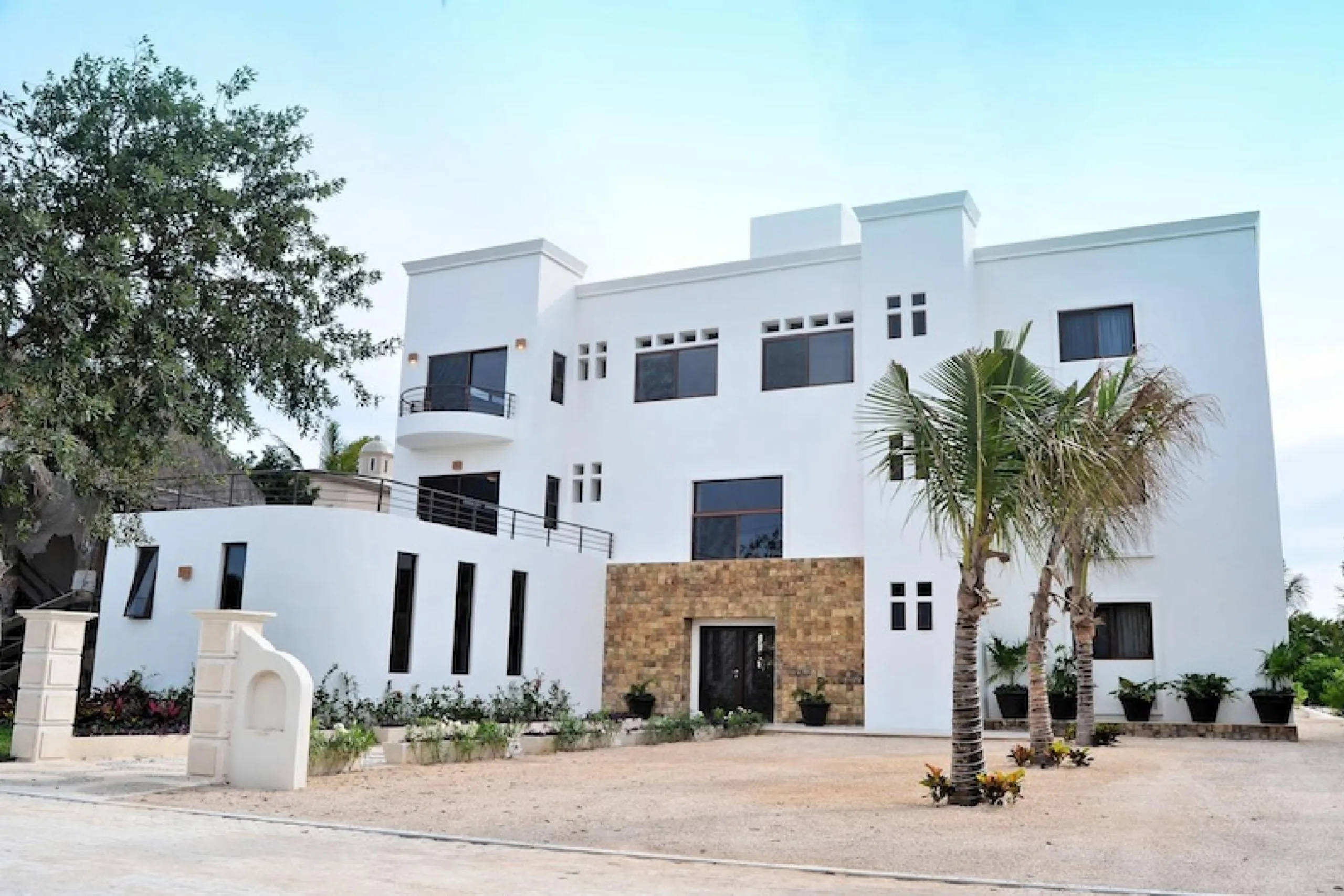Akumal's  Exclusive Tropical Retreat with Oceanfront Pool Villa — photograph 4