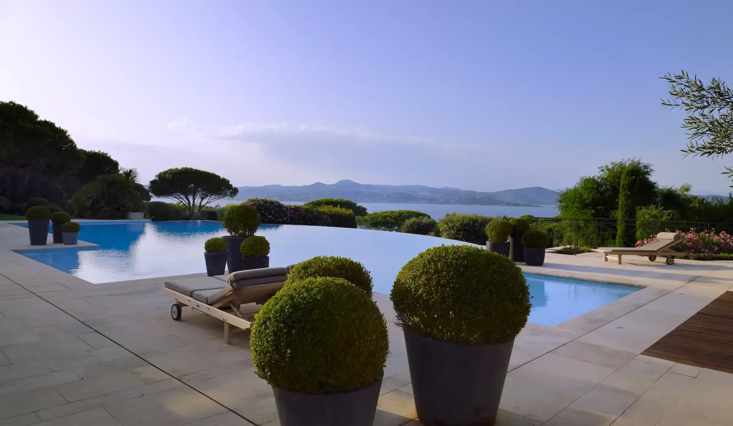 Exquisite Villa with Two Private Pools and Captivating Sea View — photograph 5