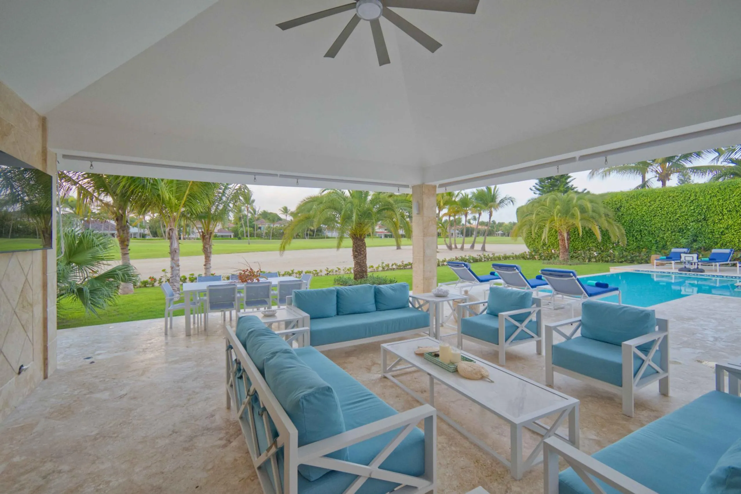 Lavish Luxury Villa in Tortuga Bay near Beach — photograph 4