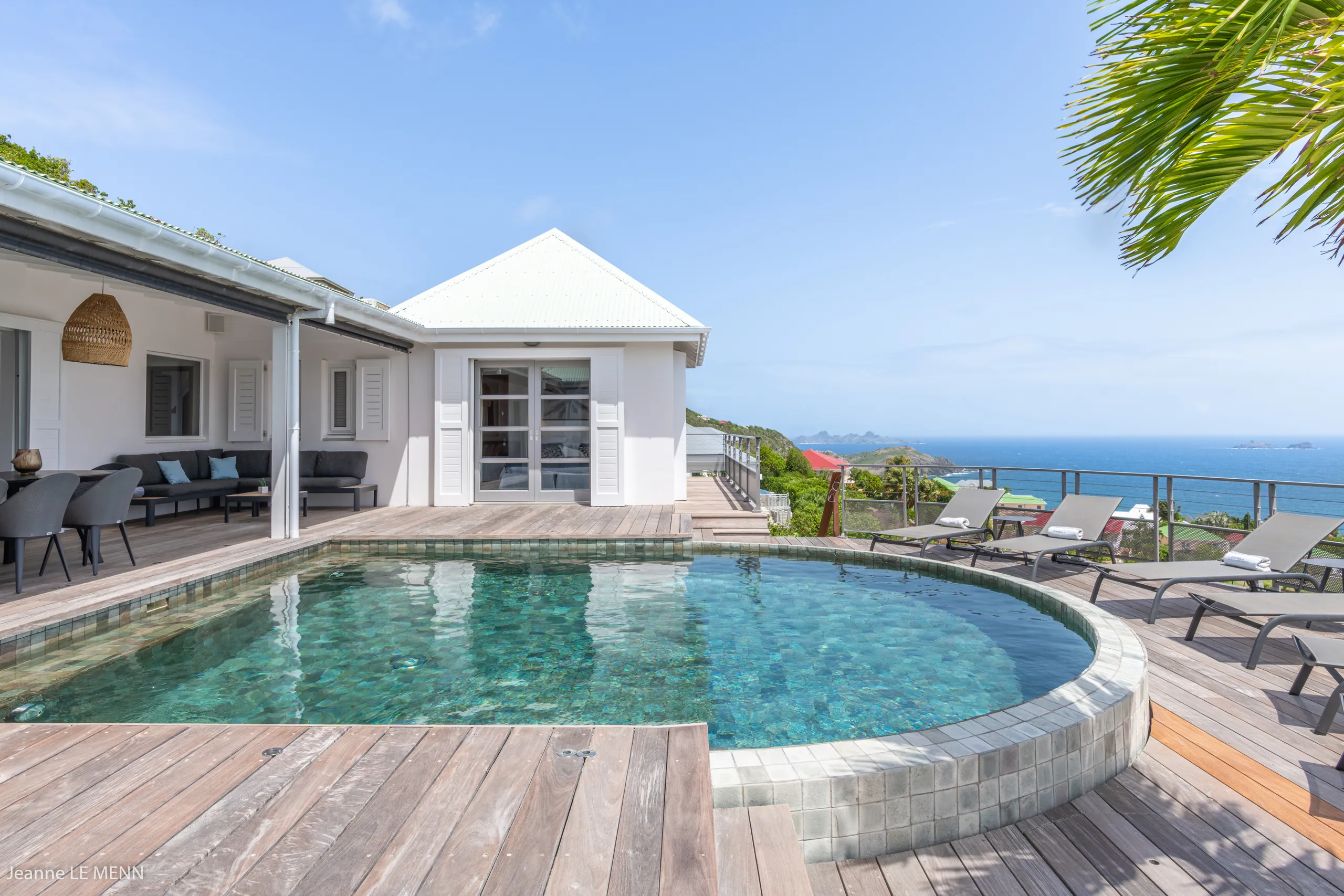 Elegant Flamands Villa with Infinity Heated Pool & Ocean Views — photograph 2