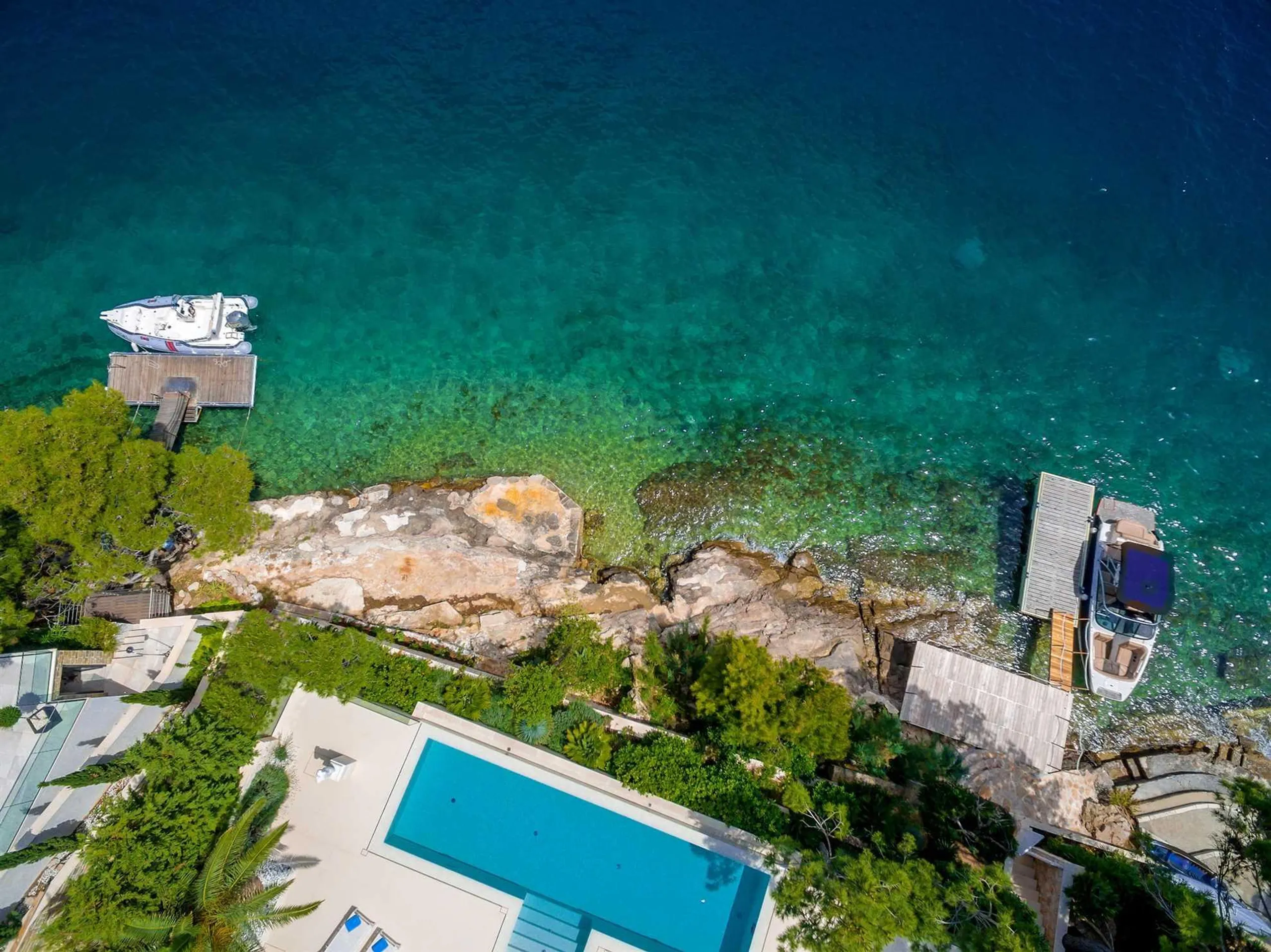 Decorated 6Bedroom Villa with Private Infinity Pool and Sea Views — photograph 3