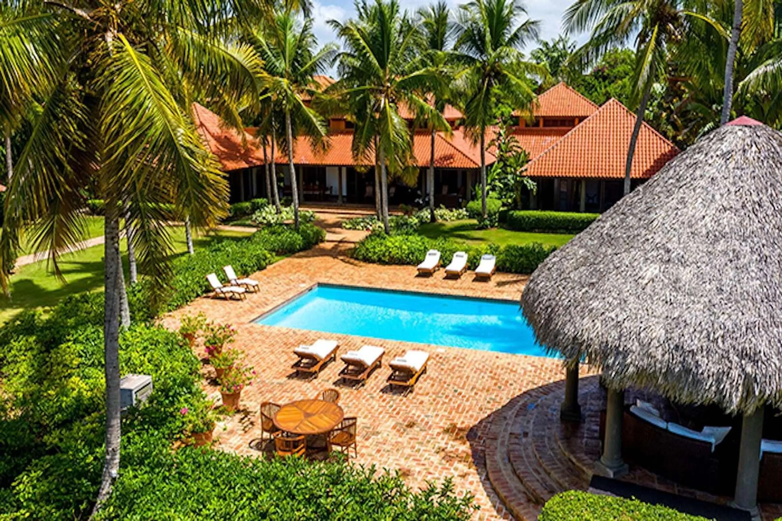 Beach Front Tranquility Villa with Private Pool and Caribbean Sea Views — photograph 3