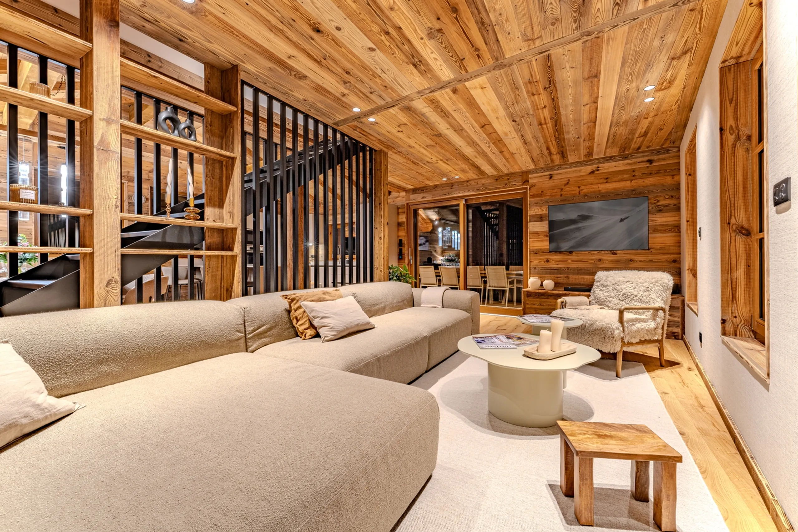Relaxing Chalet with Sauna, Jacuzzi and Parking in Megeve — photograph 3