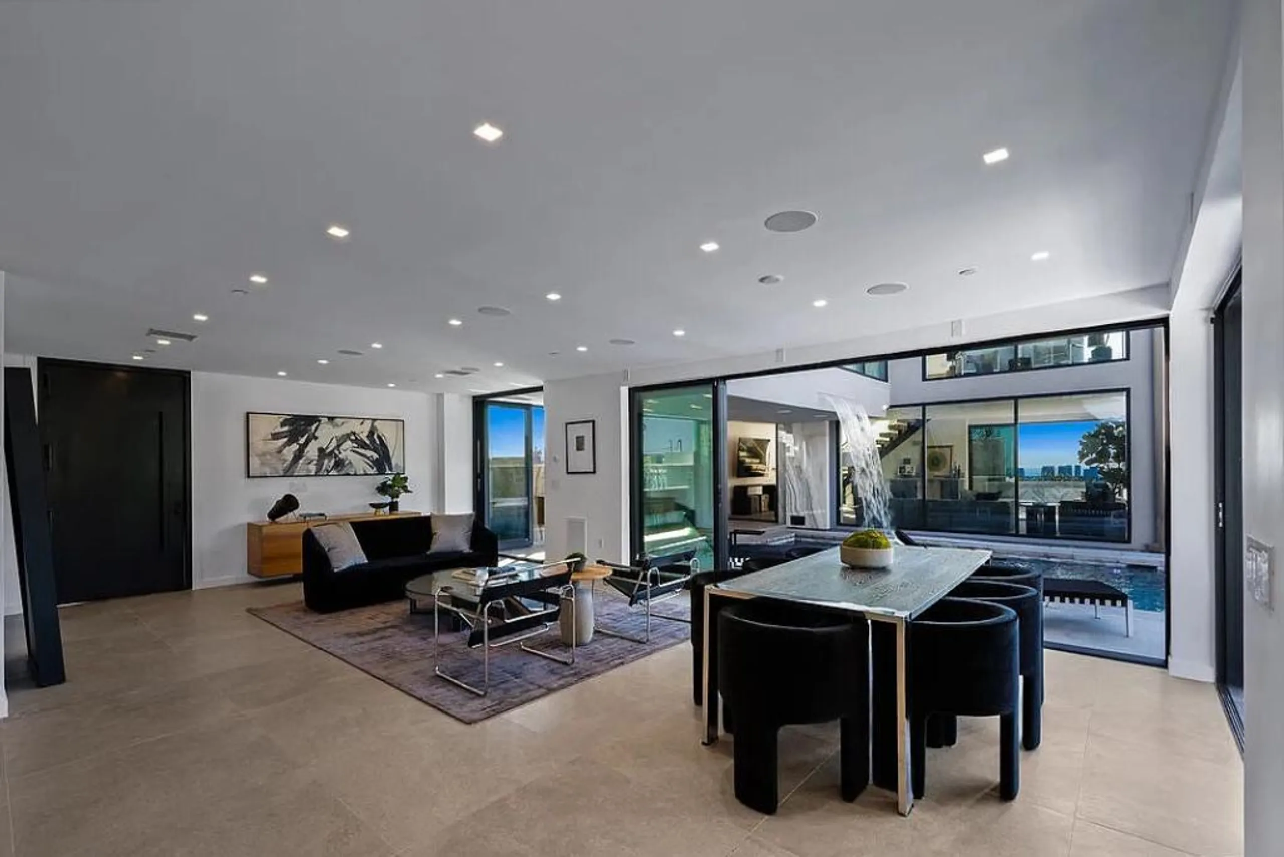 Ultra-Modern Hollywood Hills Villa with Infinity Pool, Spa, and Sunsent Views — photograph 11