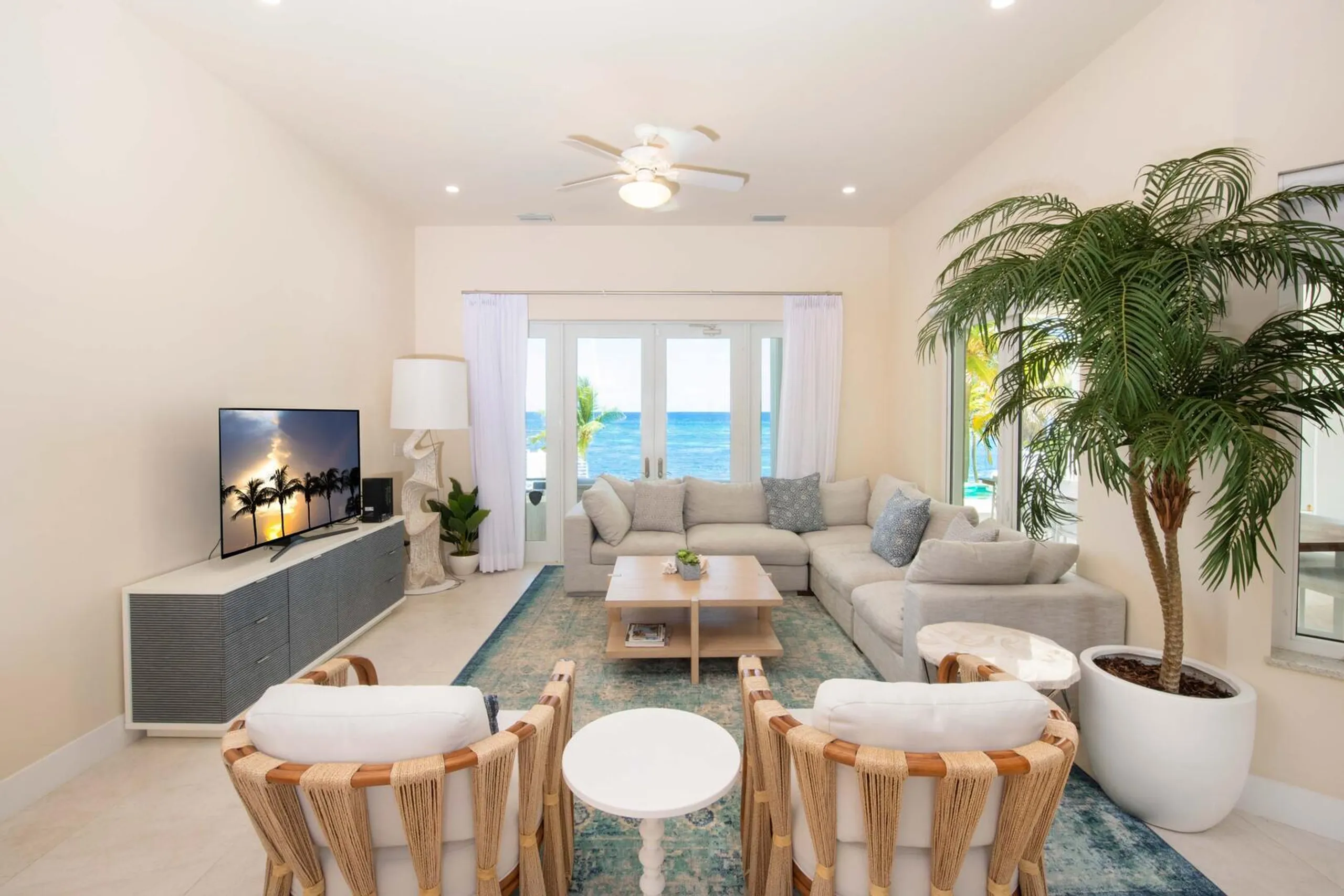 Elegant Ocean Kai Estate with Private Pool and Ocean Views — photograph 9