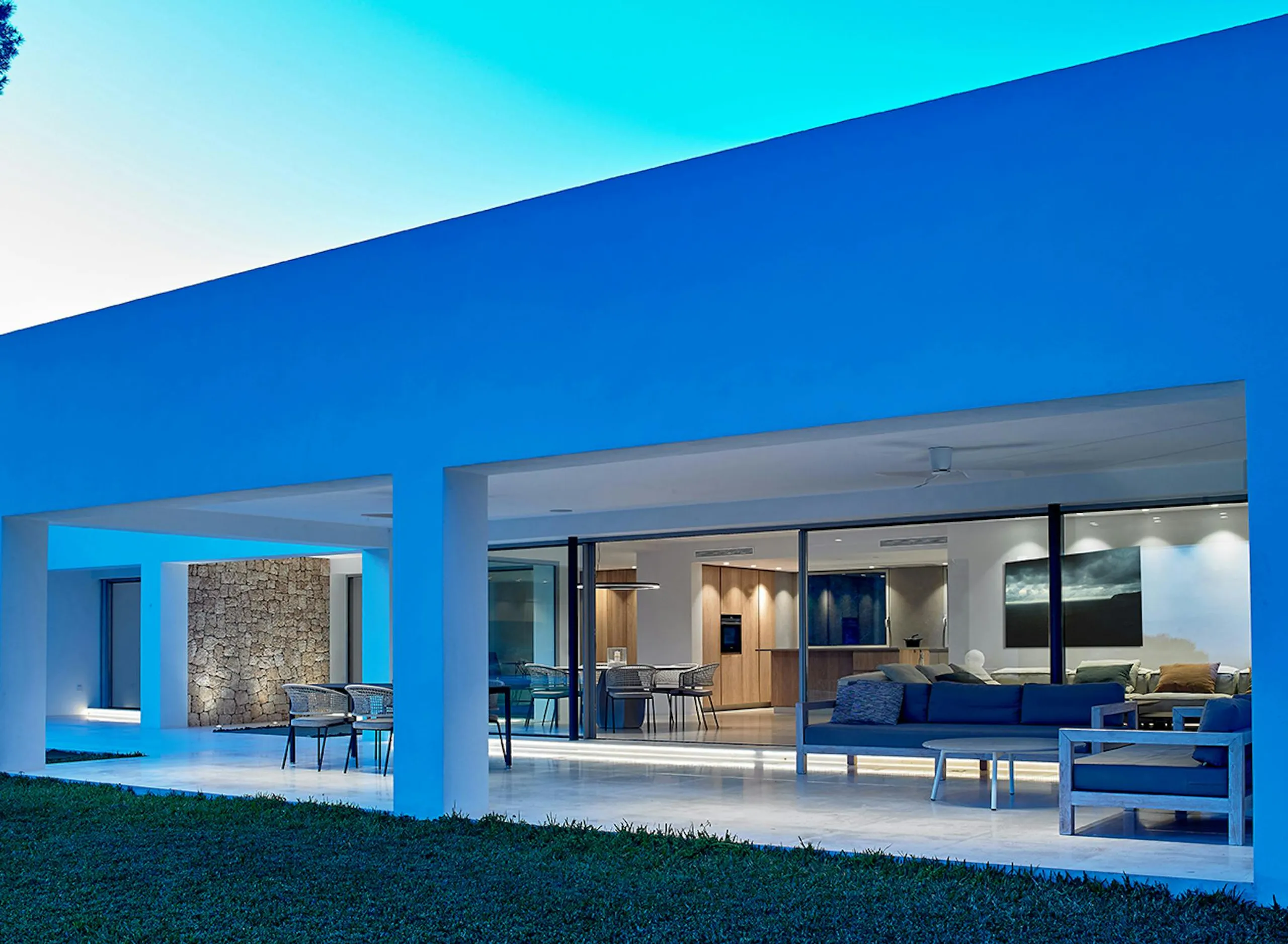Deluxe Ibiza Oceanview Villa with Private Pool and Tennis Court — photograph 9