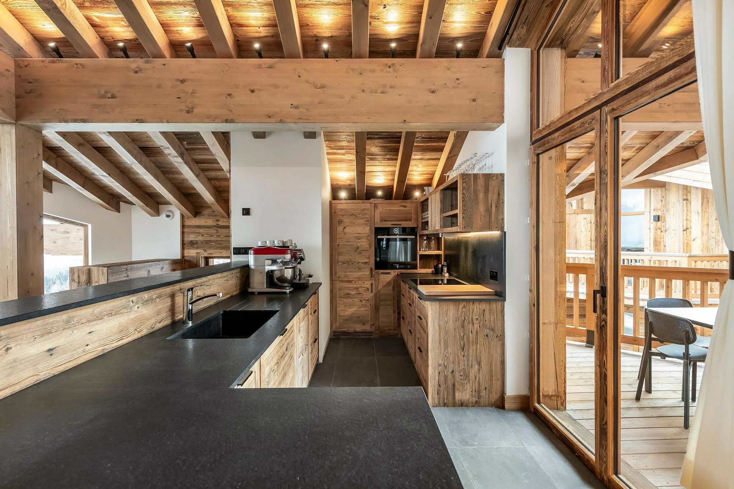 Alpine Luxury Fine Villa in the Heart of Courchevel — photograph 8