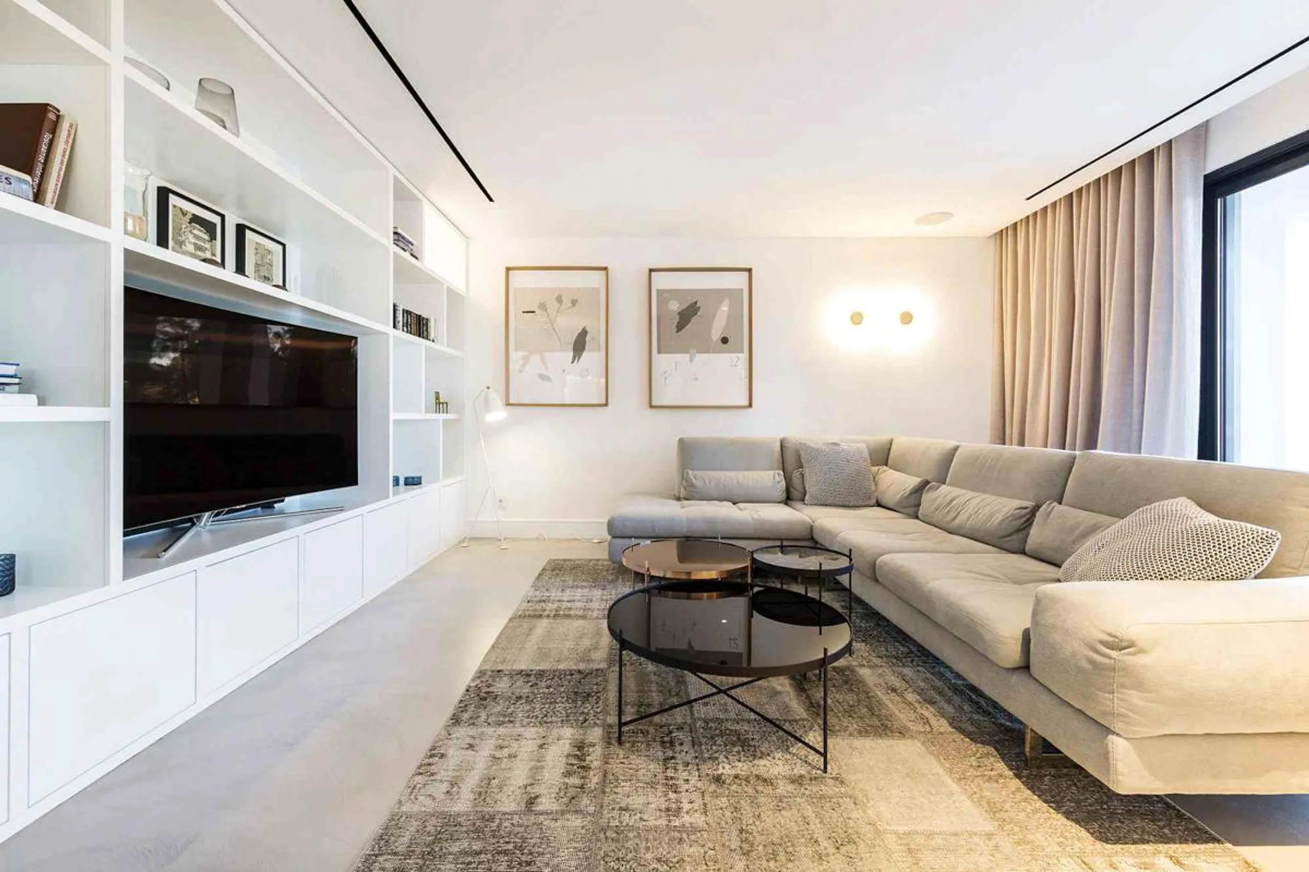 Glorious Modern Villa with Private Pool and Outdoor Terraces — photograph 9