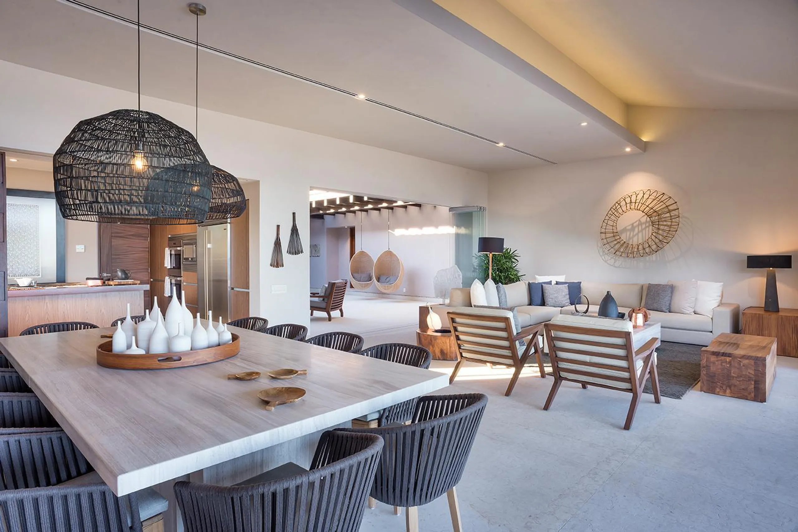 Exquisite Oceanfront Residence with Infinity Pool and Ocean Views — photograph 6
