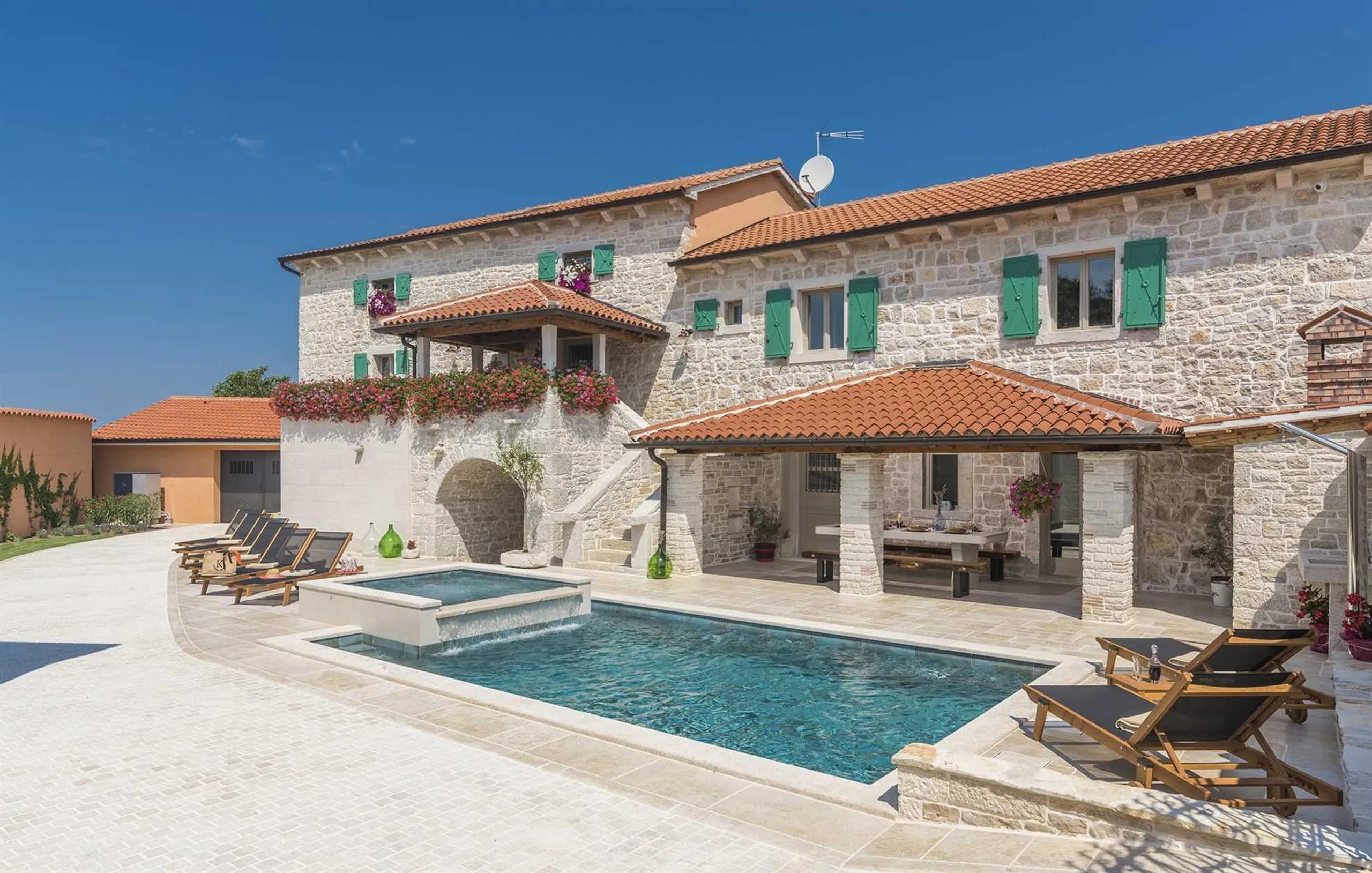 Tranquil Haven Villa with Pool and Jacuzzi near Porec, Istria, Selina