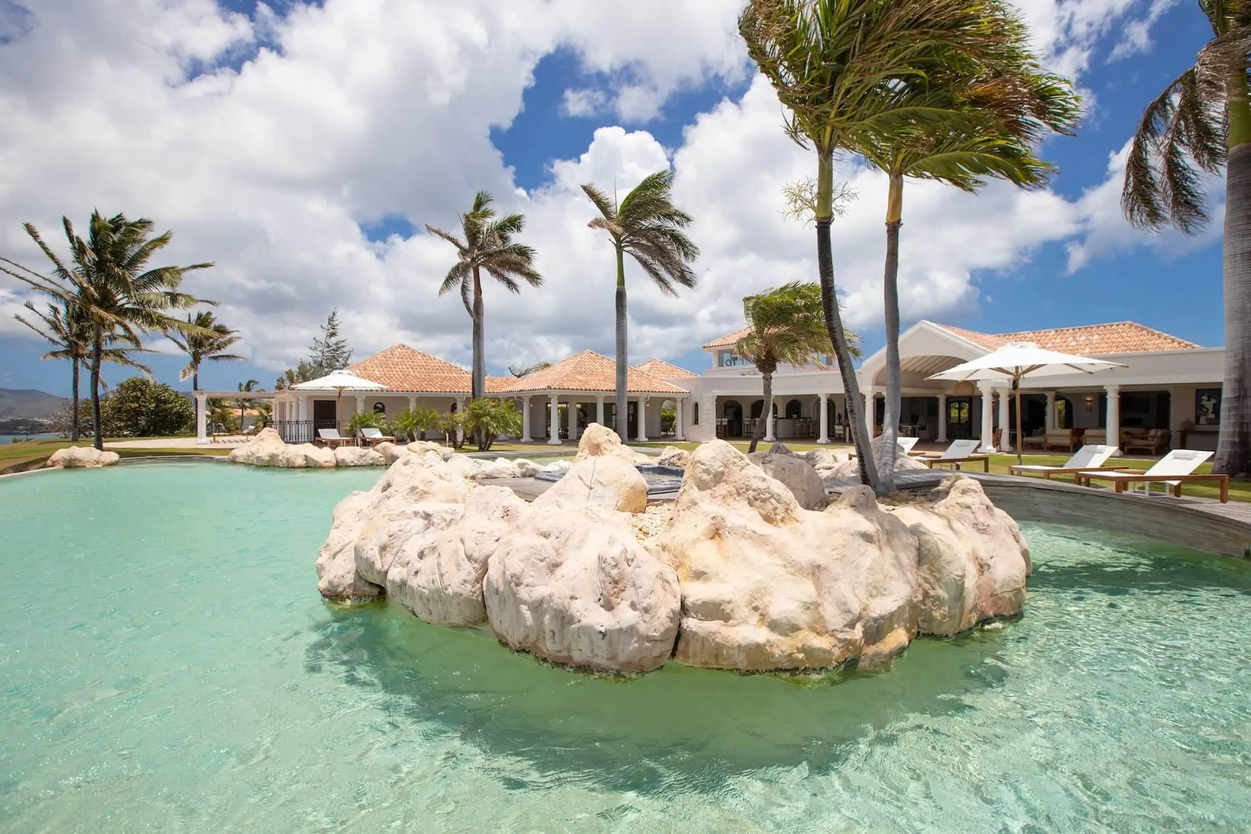 French Caribbean Style Grand Estate with Beautiful Infinity Pool and Ocean Views — photograph 9