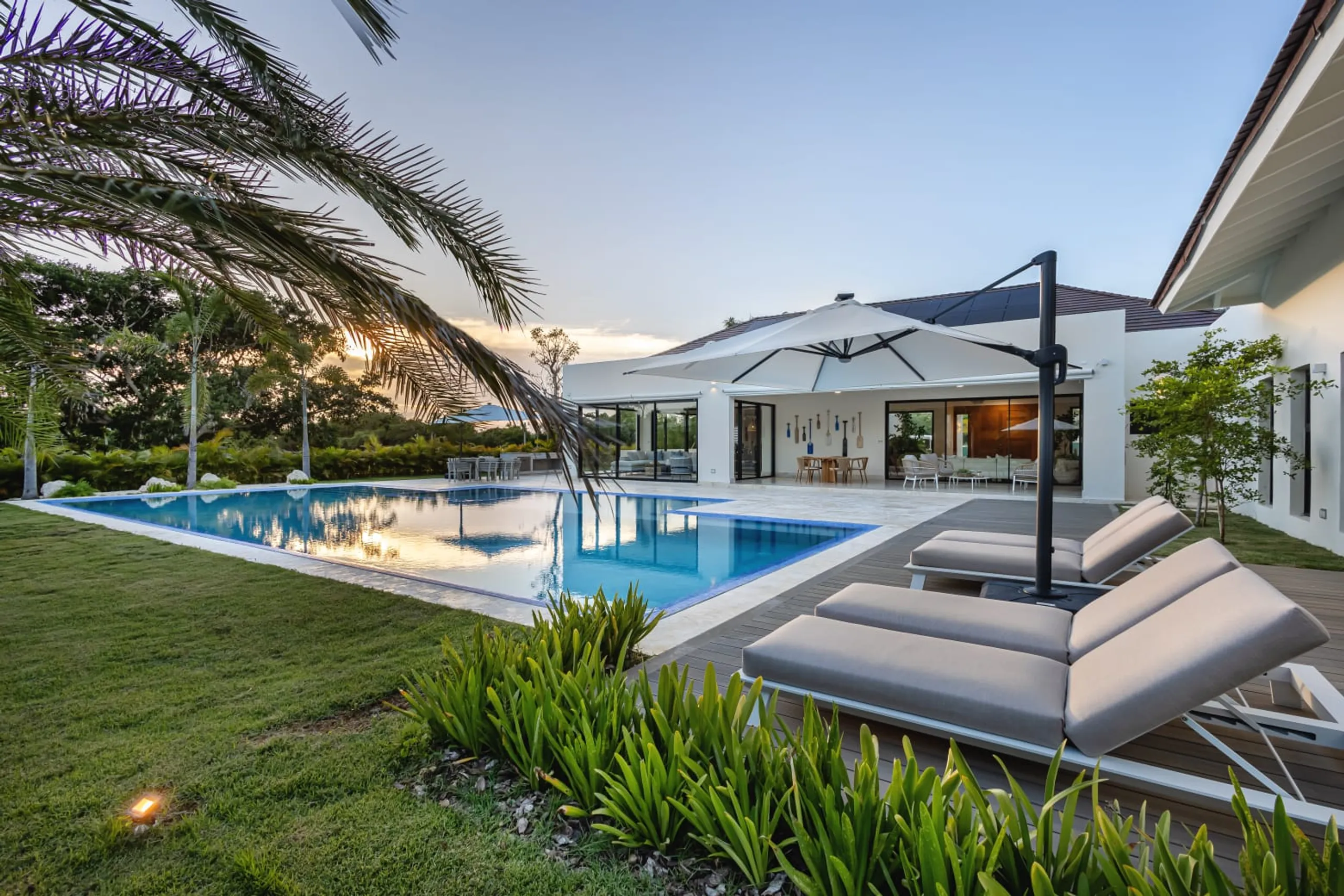 Elegant Tropical Villa with Sparkling Pool, La Romana