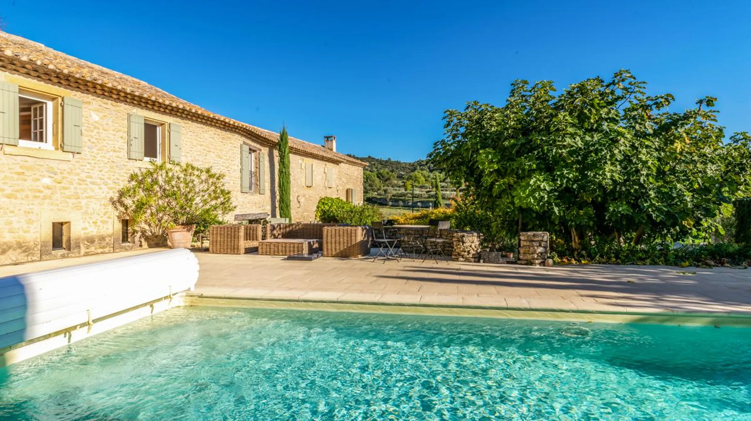 Resplendent 17th Century Villa with Private Heated Pool and Scenic Trails — photograph 3