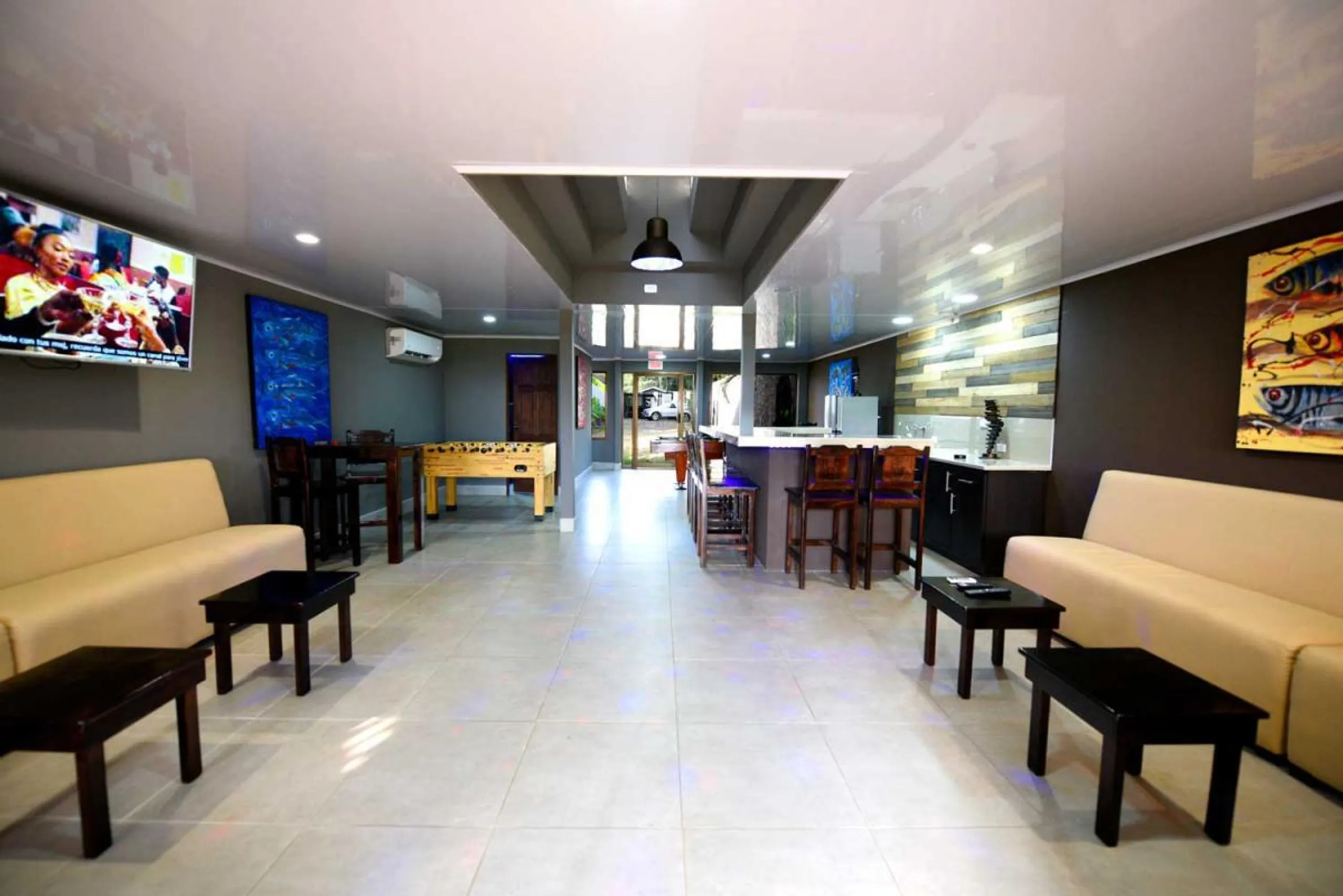 Exquisite 15-Bedroom Beachfront Villa in Costa Rica with Private Pool and Ocean Views — photograph 7