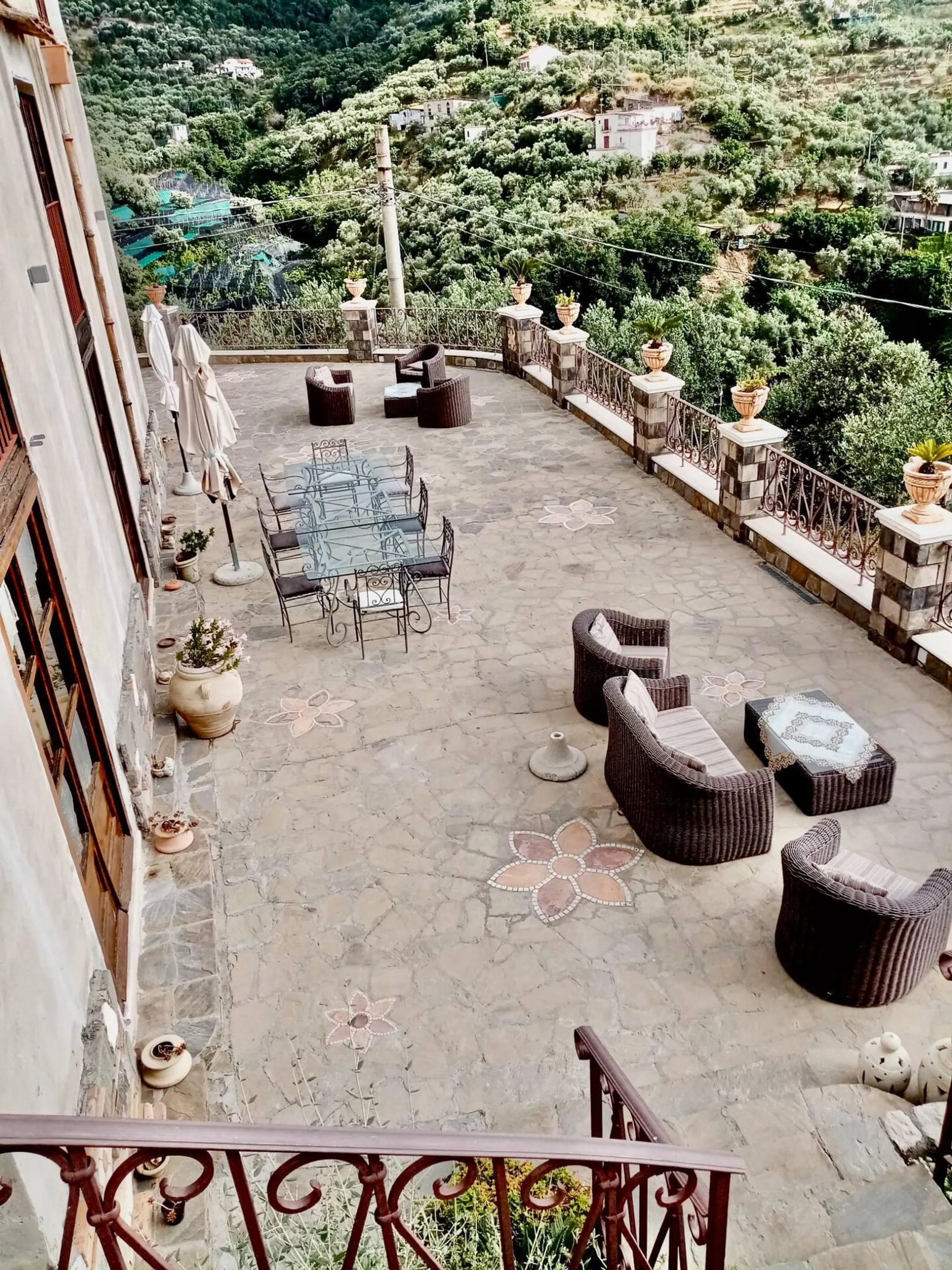 Majestic Historical Villa with Private Pool and Coastline Views — photograph 12