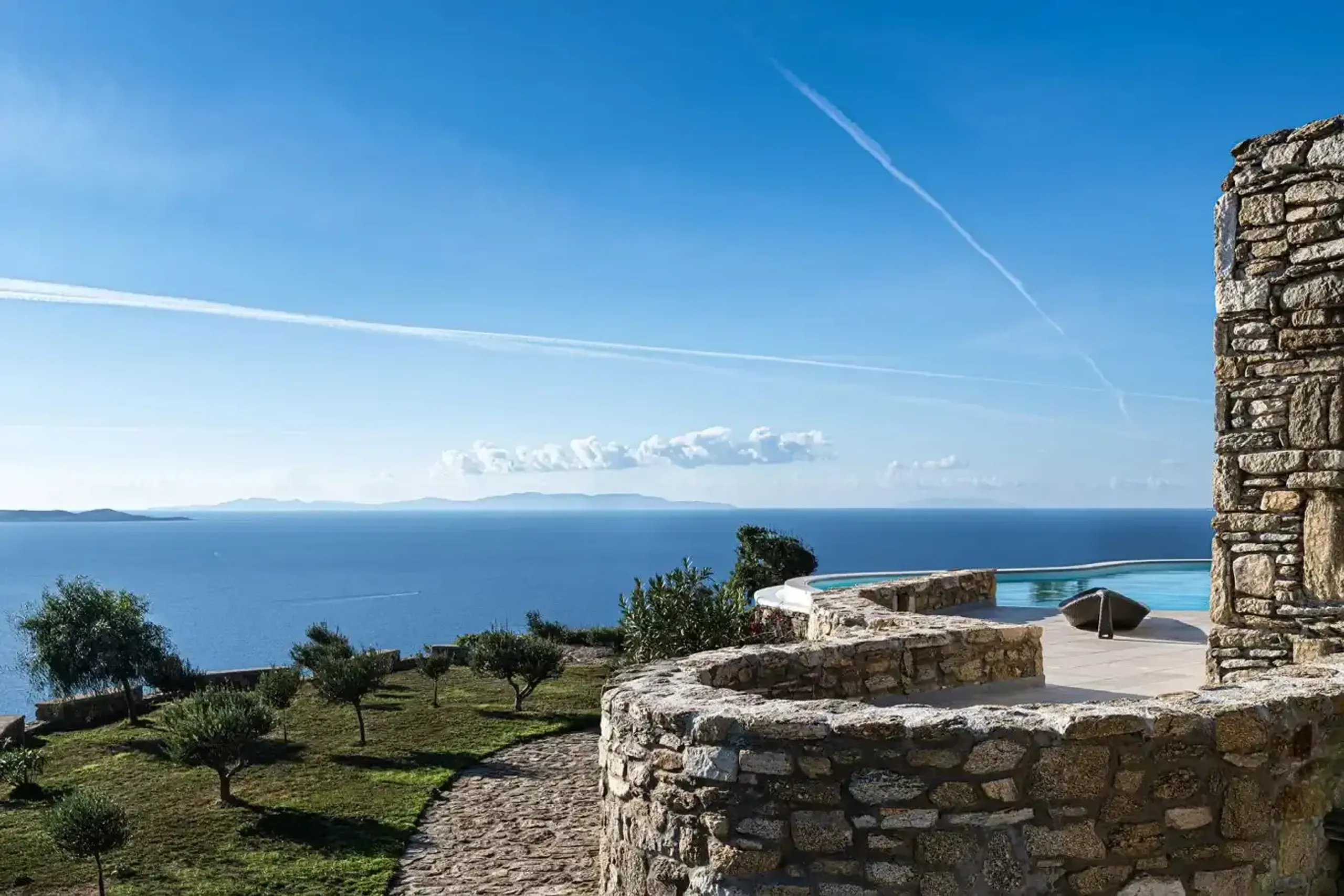 Grand Mediterranean-Style Villa with Pool and Aegean Sea Views — photograph 10