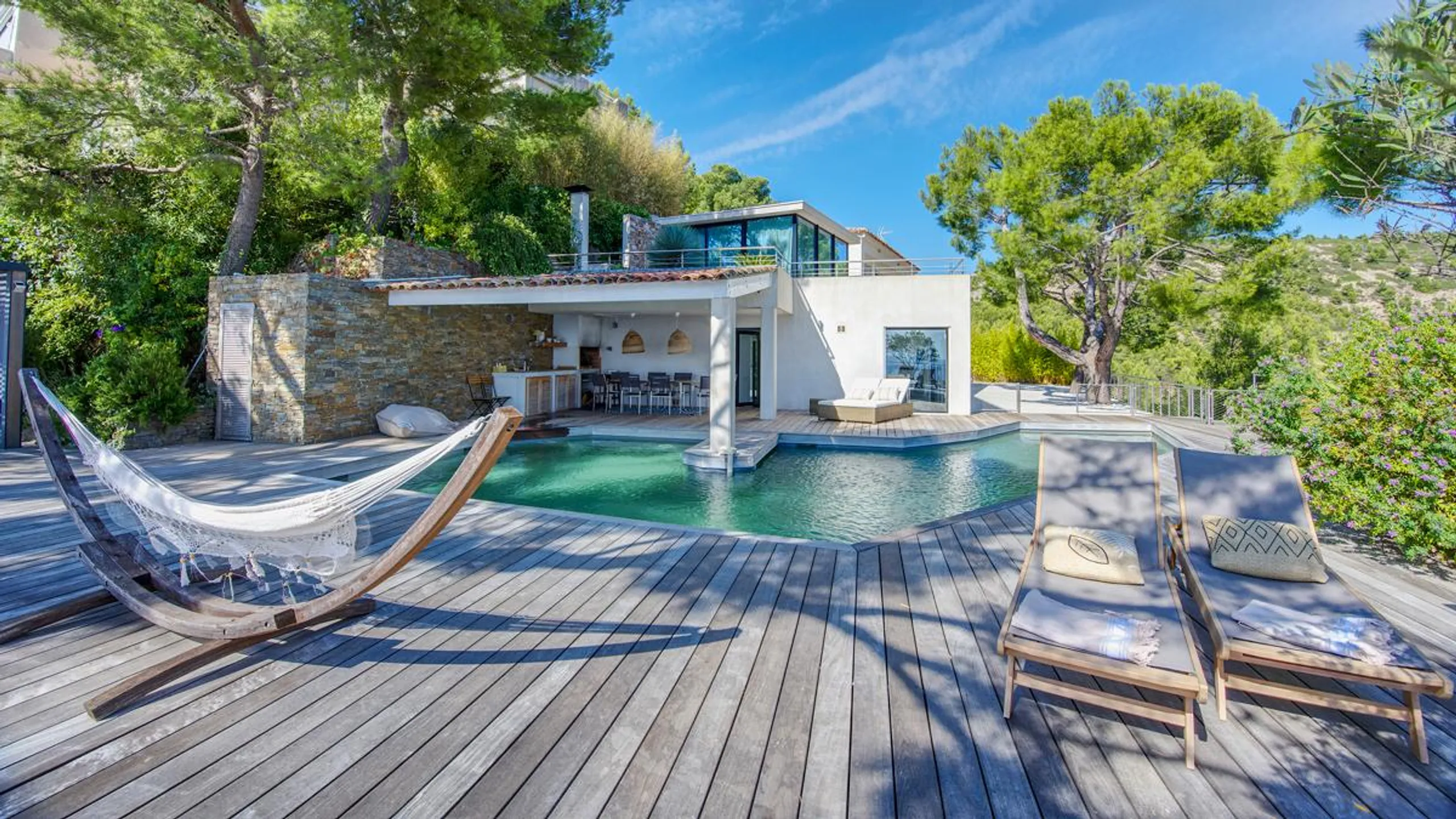 Ornate Contemporary Villa with Private Pool and Sea Views, Ensues La Redonne