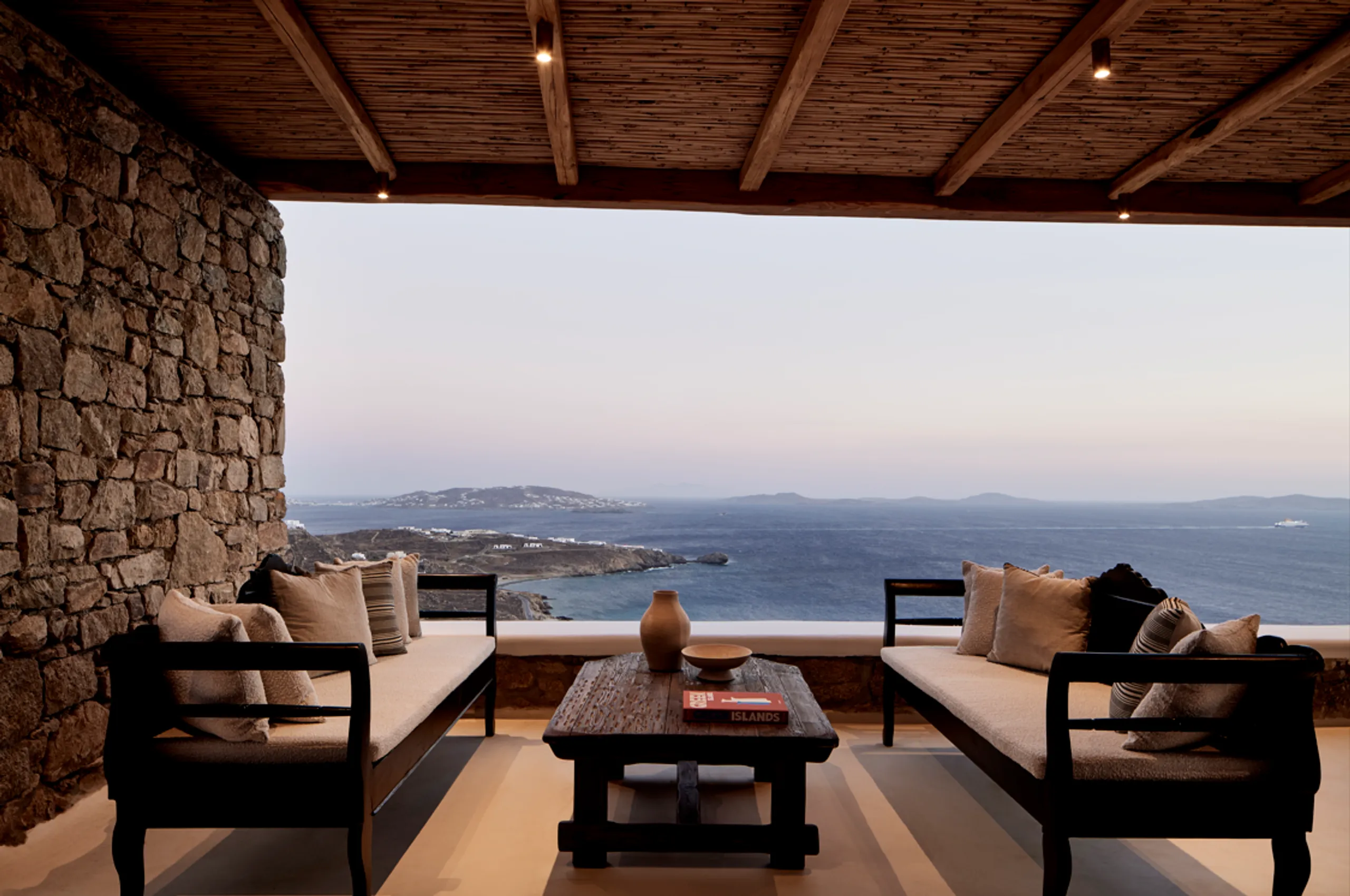 Spectacular Mykonos Villa with Private Pool and Unobstructed Sunset Views — photograph 4