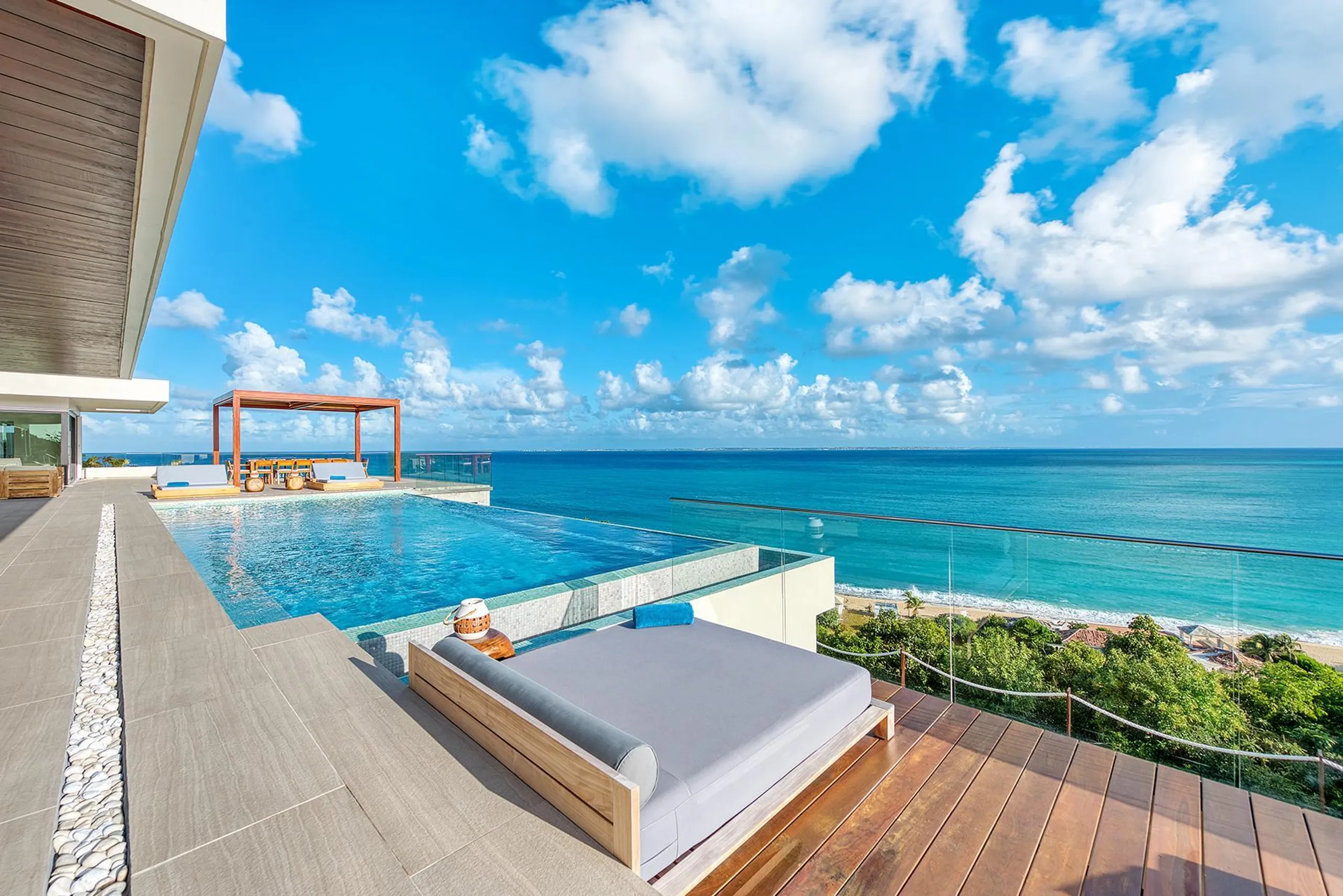 Exquisite Tranquility: A Villa Oasis with Breathtaking Ocean Panoramas — photograph 4
