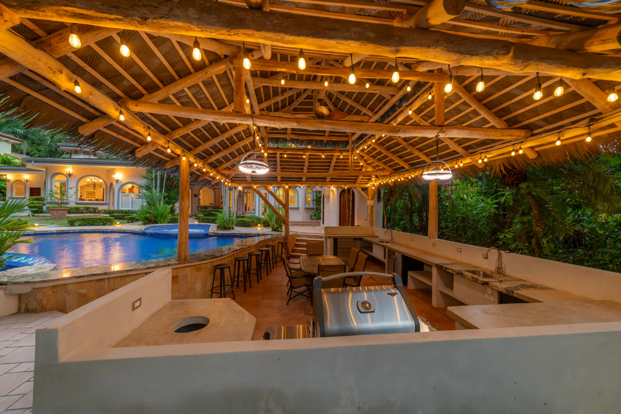 Captivating Costa Rica Estate with Invigorating Pool — photograph 7
