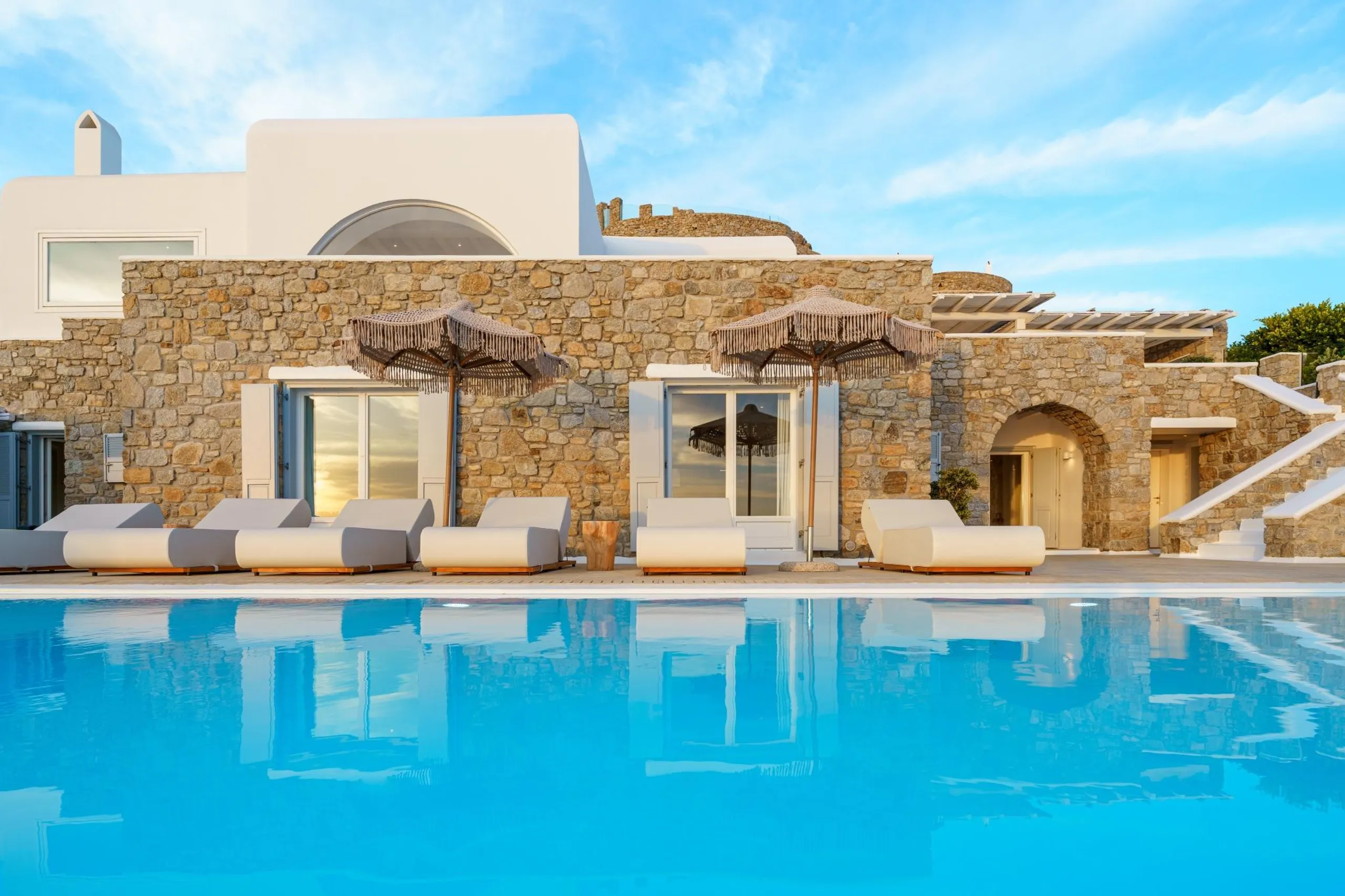 Lavish Seaview Villa in Mykonos with Private Pool — photograph 5