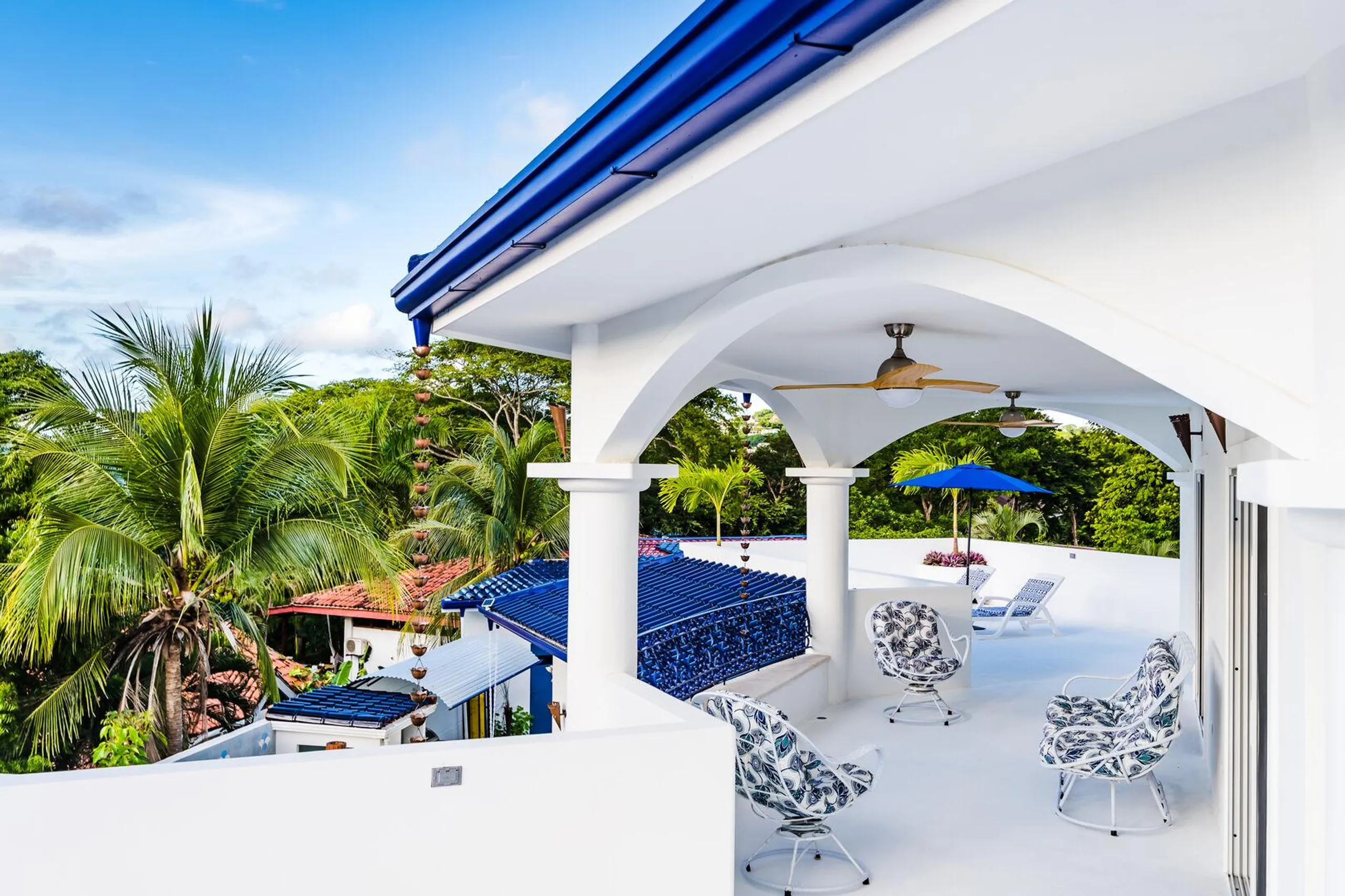 Regal Playa Langosta Villa with Gorgeous Pool and Garden Grounds — photograph 2