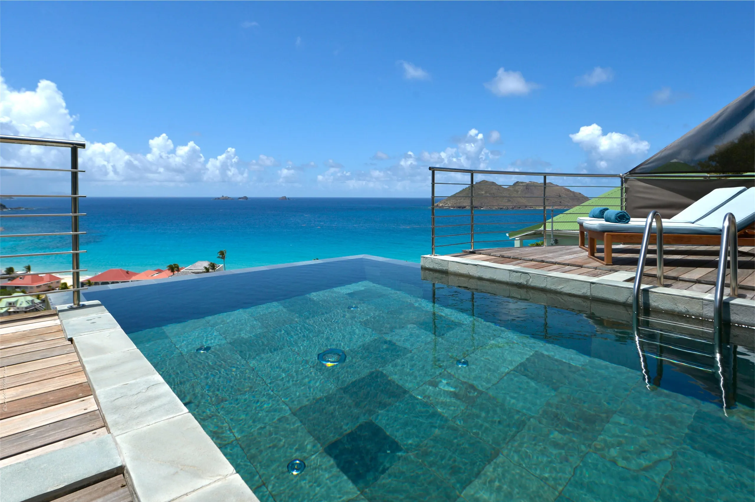 Elegant Contemporary Villa with Infinity Pool and Pristine Views of Flamands Beach — photograph 12