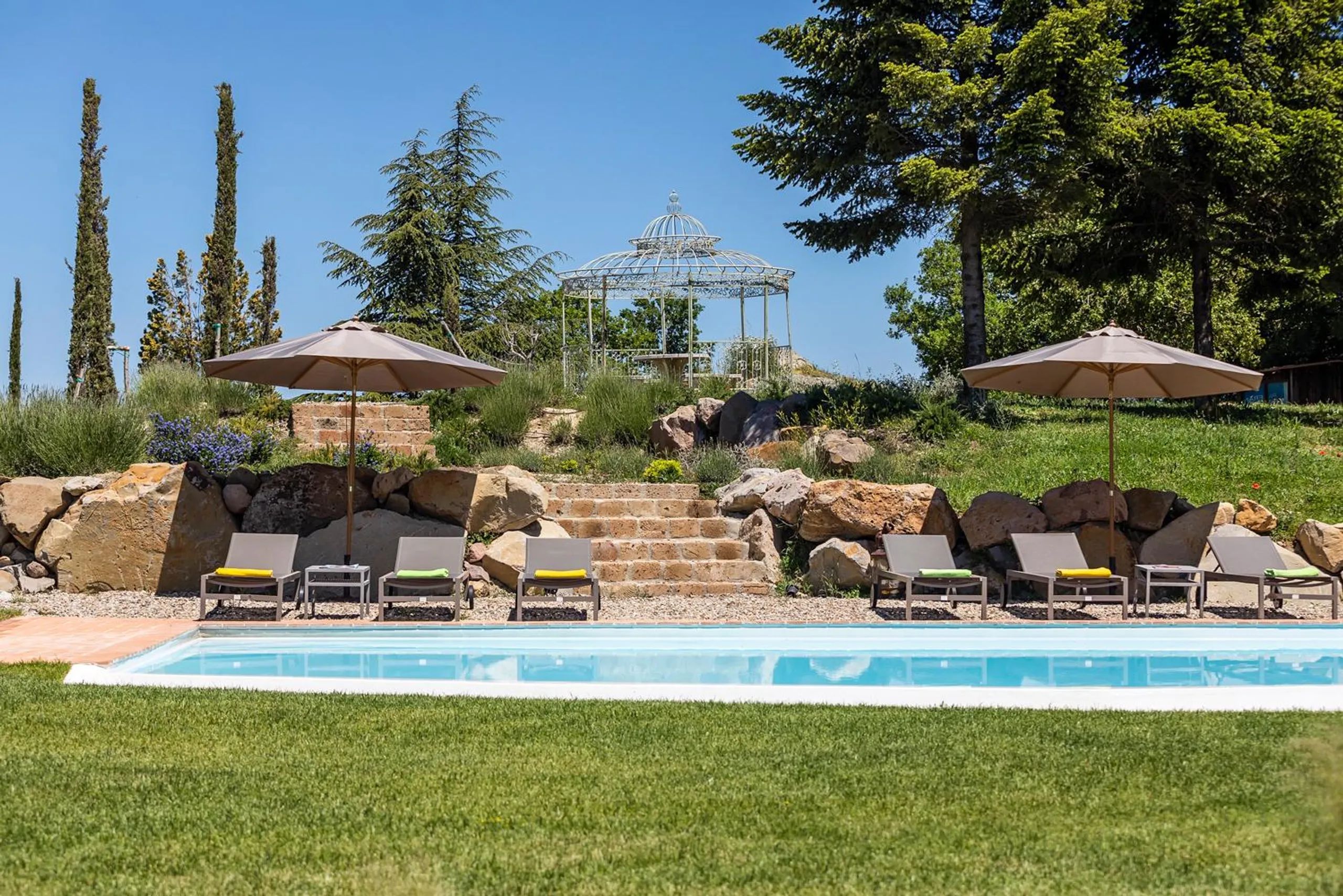 Historic Stone Villa with Private Pool and 10-Hectare Garden — photograph 3
