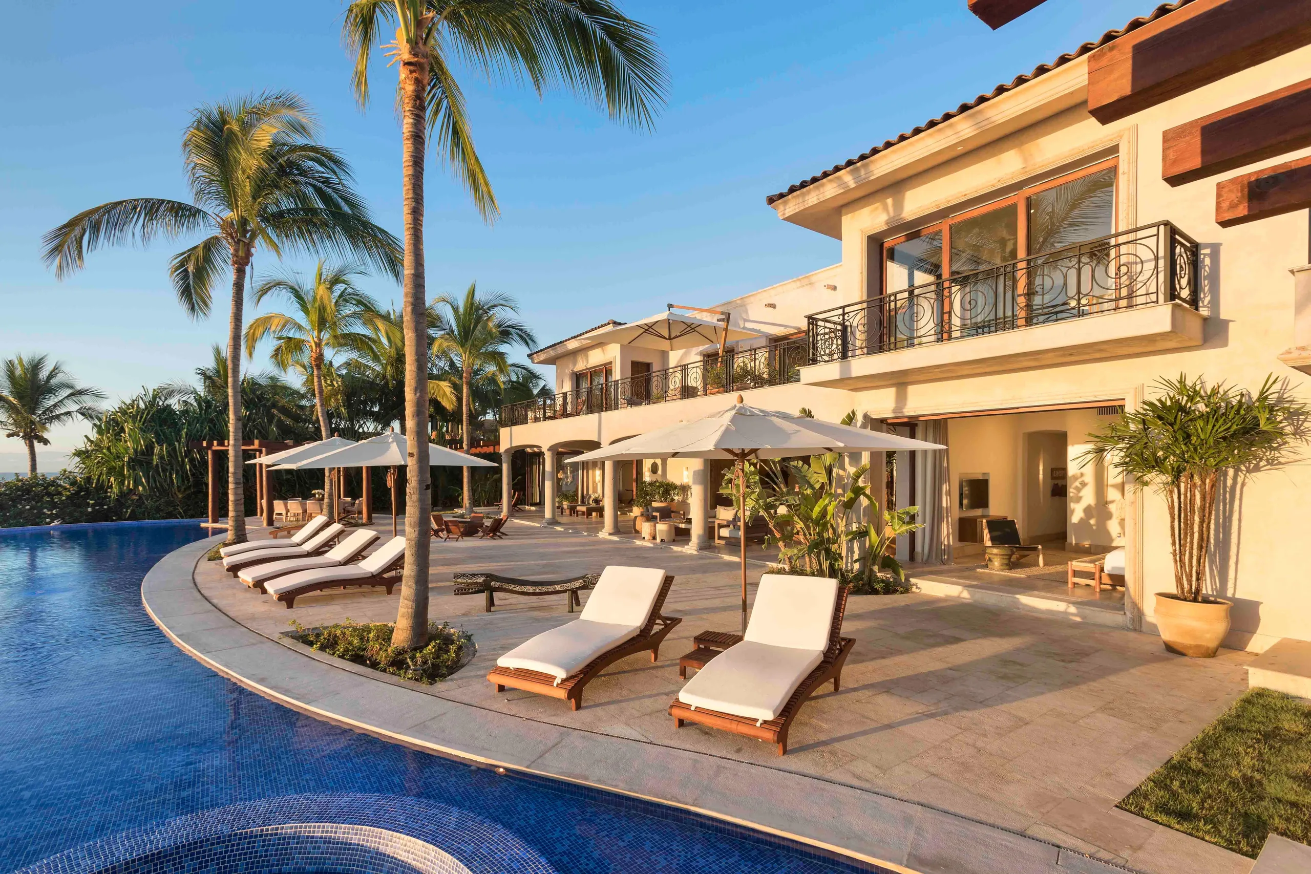 Magnificent Punta Mita Oceanfront Oasis with Private Pool and Ocean Views — photograph 5