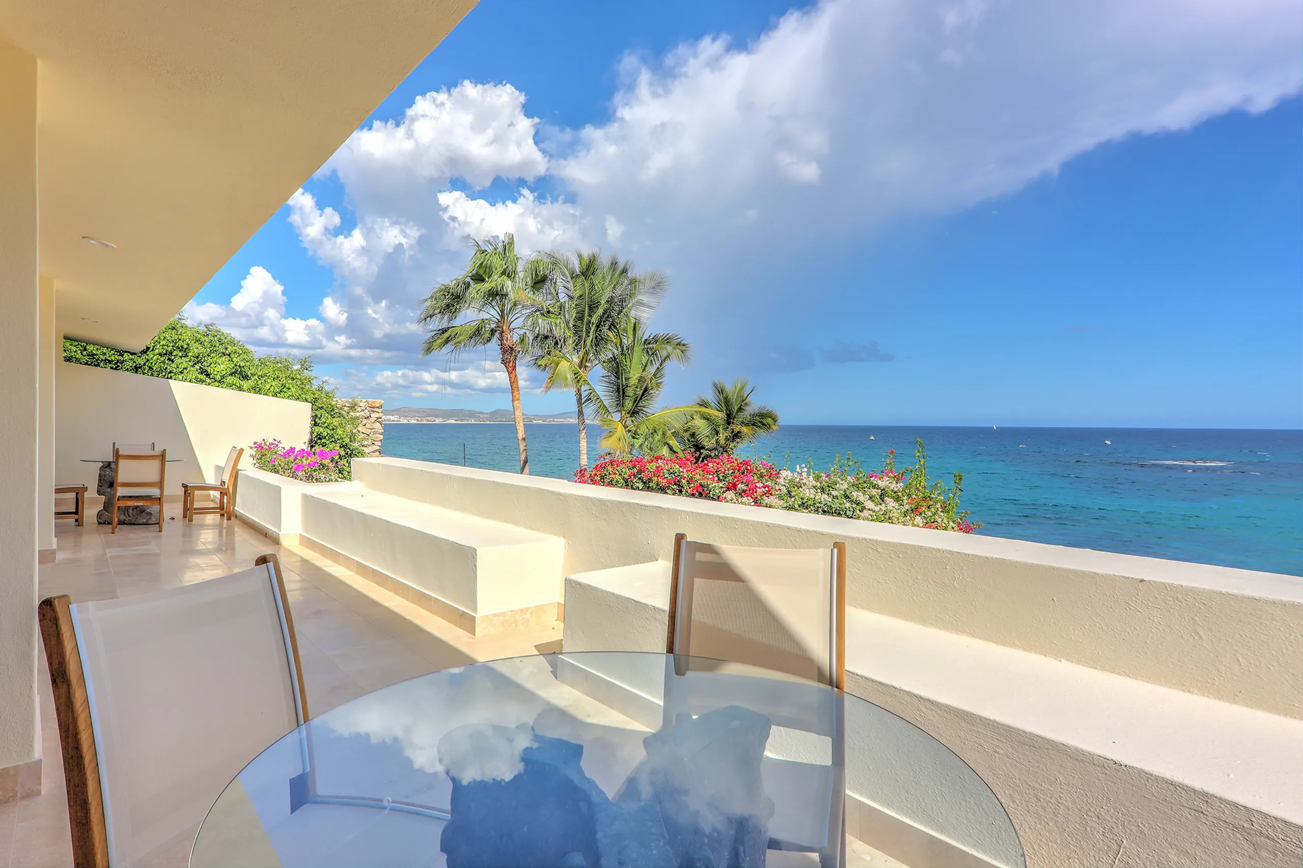 Palmilla North Luxury Oceanfront Estate with Pool and Ocean Views — photograph 12