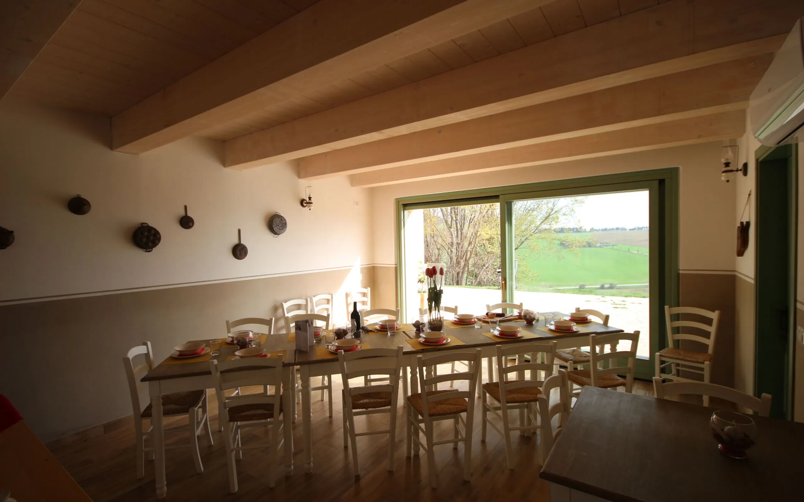 Enchanting Countryside Villa with Private Pool and Greenery Views — photograph 12