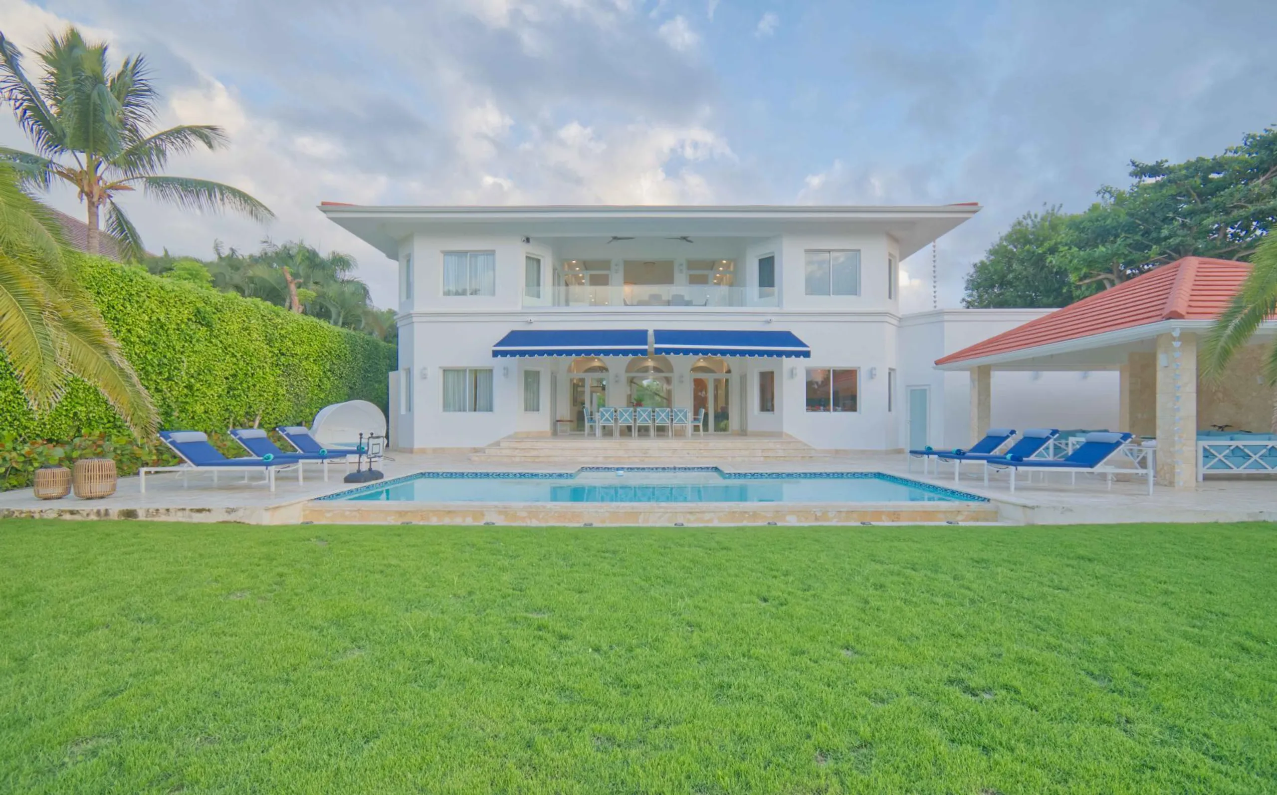 Lavish Luxury Villa in Tortuga Bay near Beach — photograph 3