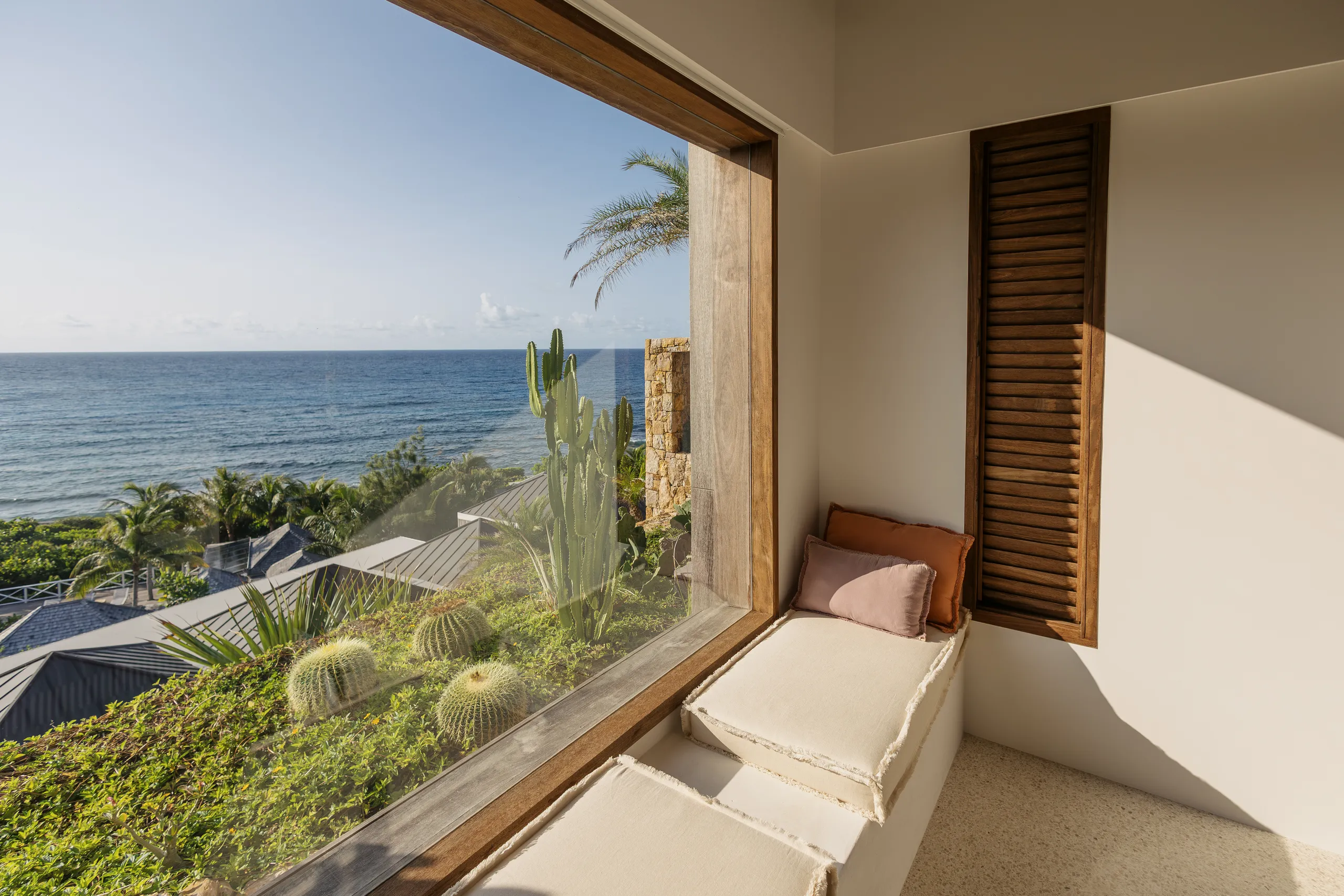 Sleek Toiny Hillside Villa with Private Pool & Sweeping Ocean Views — photograph 10
