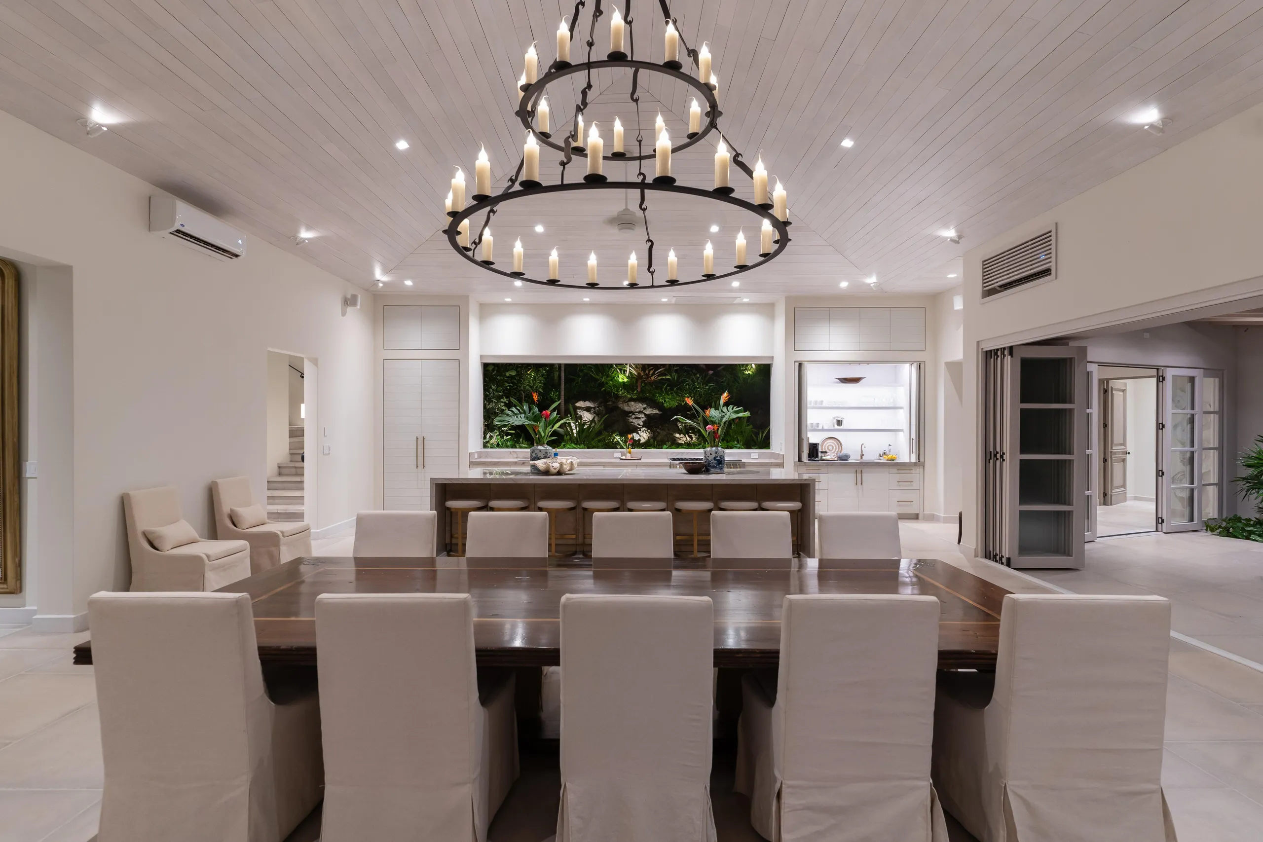 Exhilarating Brand New Villa with Private Pool, Ocean and Mountain Views — photograph 10