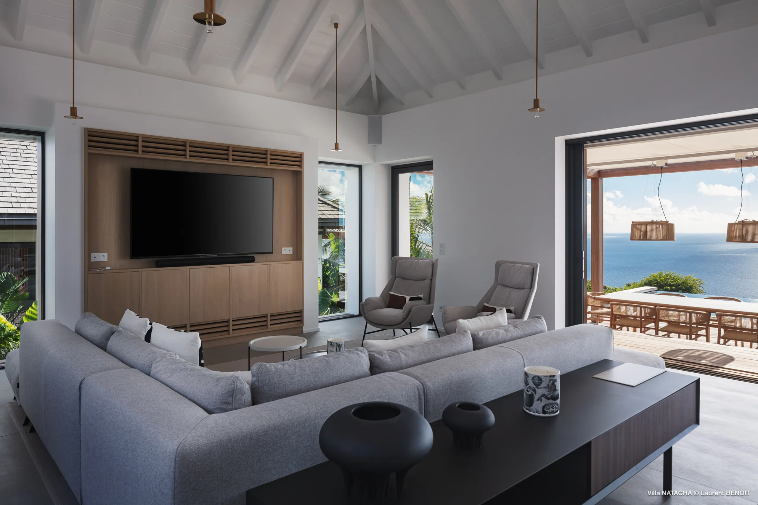 Sophisticated Lurin Villa with Heated Pool & Sea Views — photograph 11