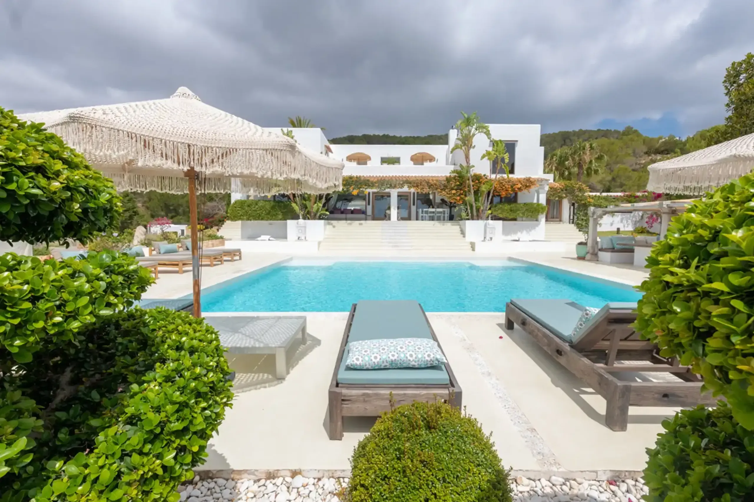 Glorious Mediterranean Villa with Pool and Breathtaking Sea Views — photograph 4