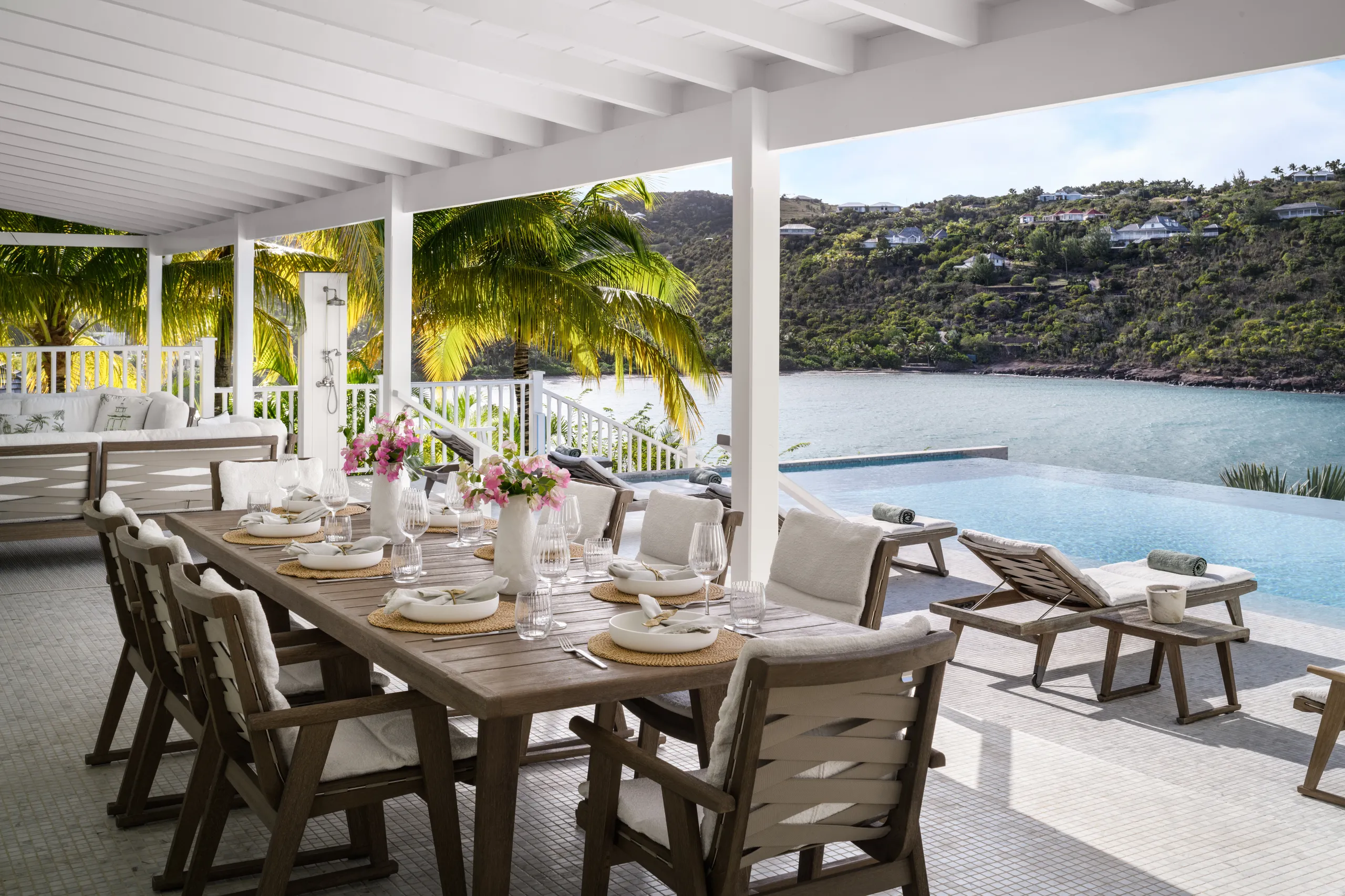 Waterfront St. Barth Villa with Private Dock, Heated Pool & Airy Living Spaces — photograph 7