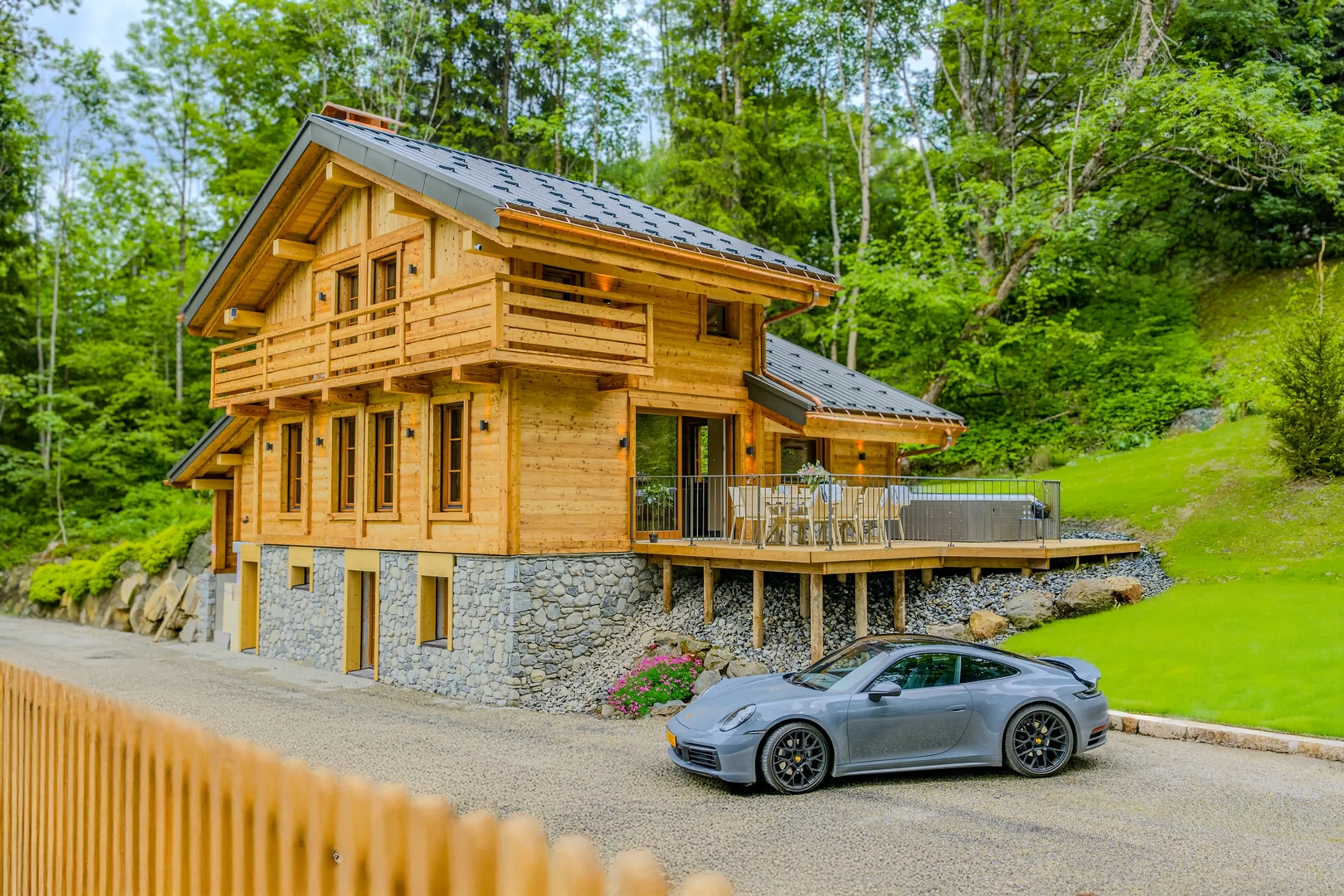 Relaxing Chalet with Sauna, Jacuzzi and Parking in Megeve — photograph 2