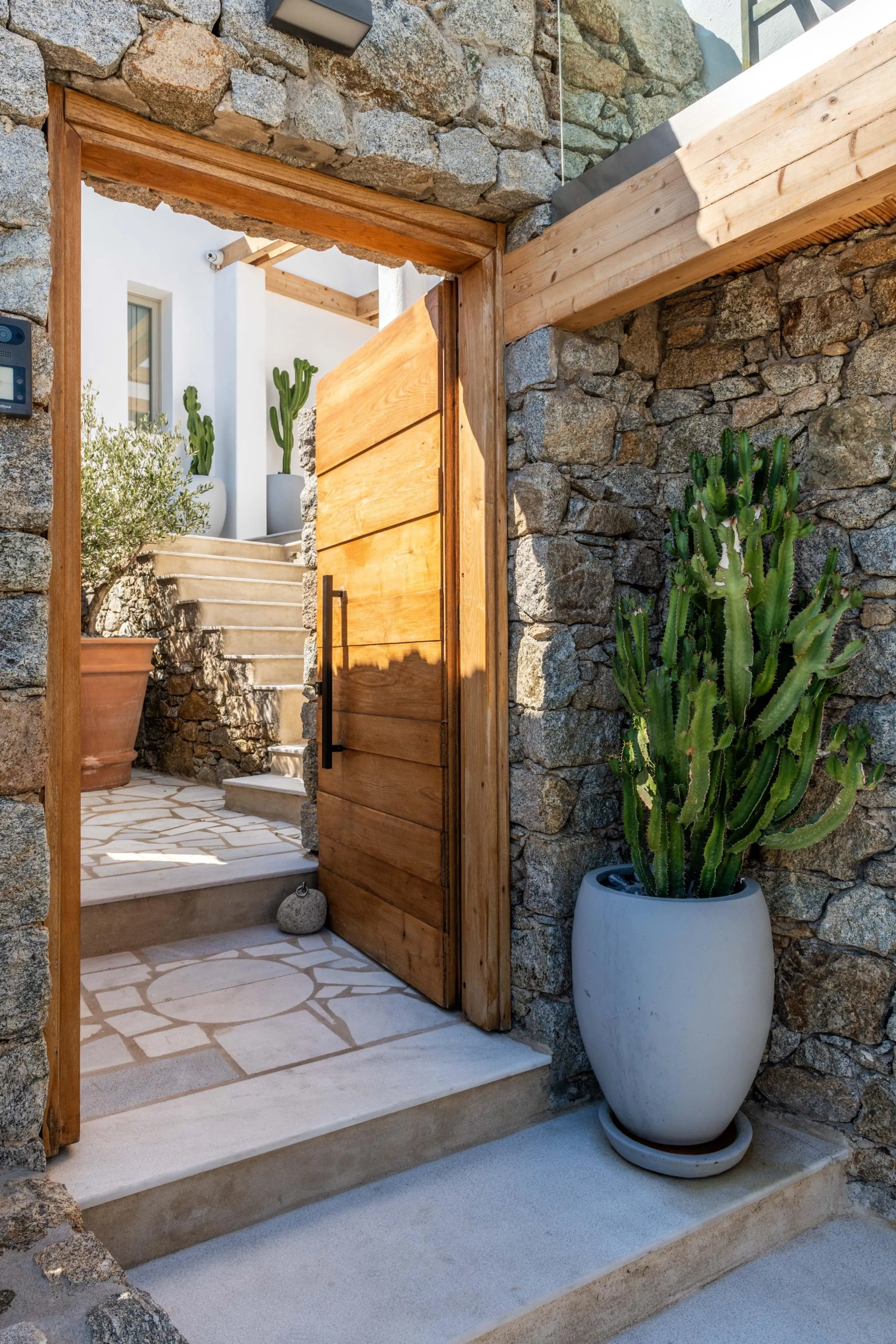 Grandiose Mykonos Estate with Private Pool and Stunning Views — photograph 10